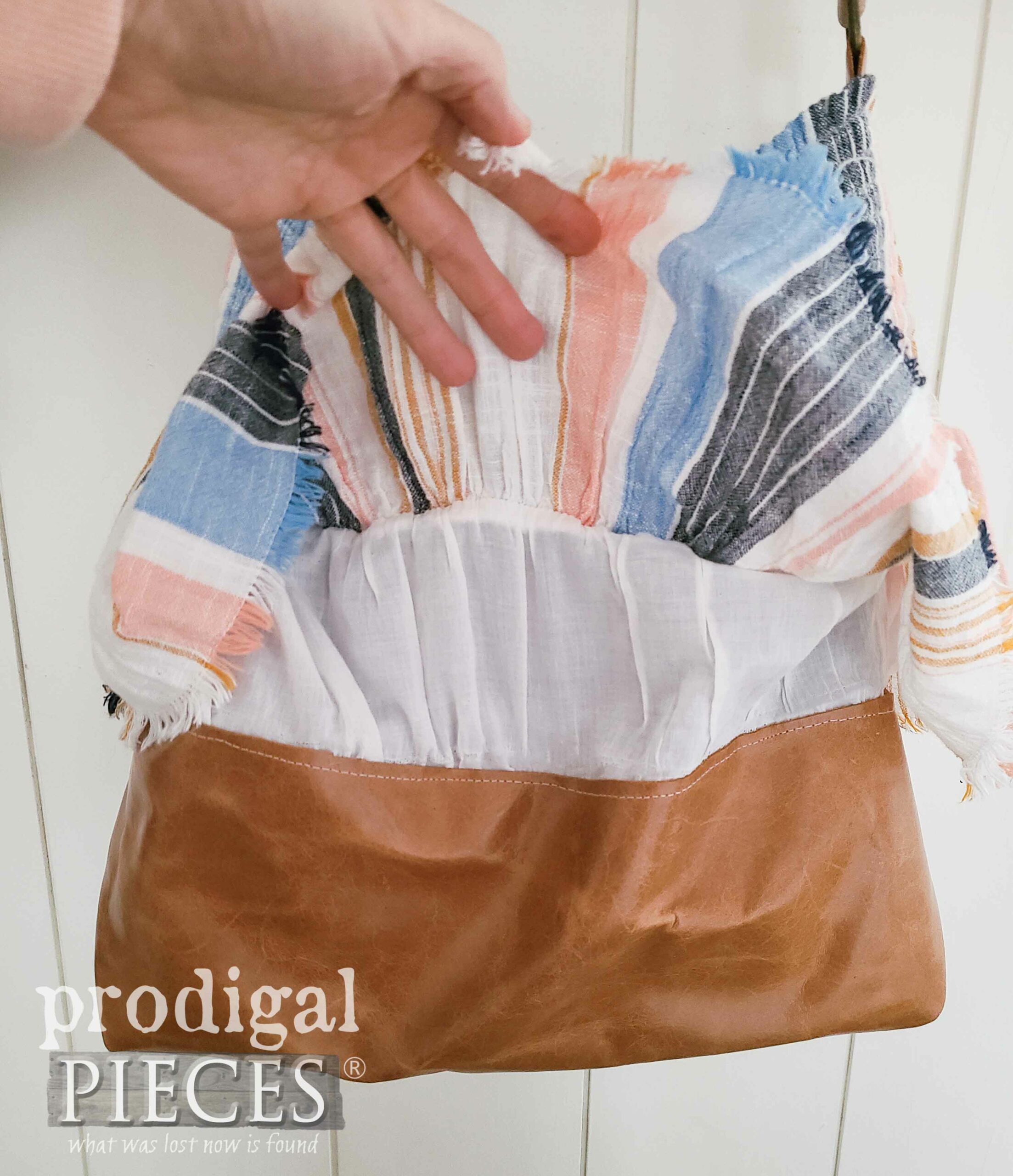 DIY Bag with Leather Bottom by Larissa of Prodigal Pieces | prodigalpieces.com #prodigalpieces #refashion #fashion #diy #bag