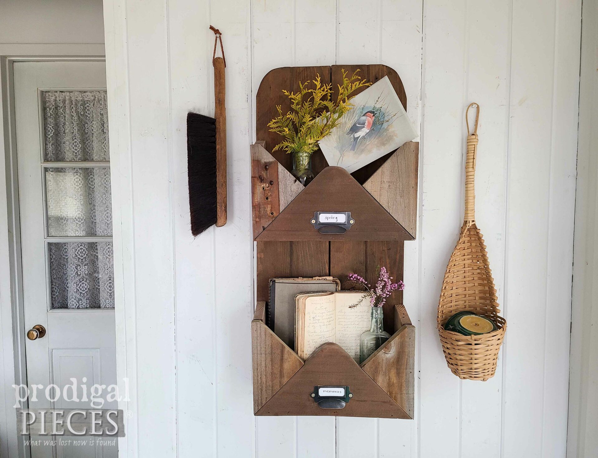 Create this farmhouse reclaimed wall pocket with the free build plans by Larissa of Prodigal Pieces | prodigalpieces.com #prodigalpieces #woodworking #farmhouse