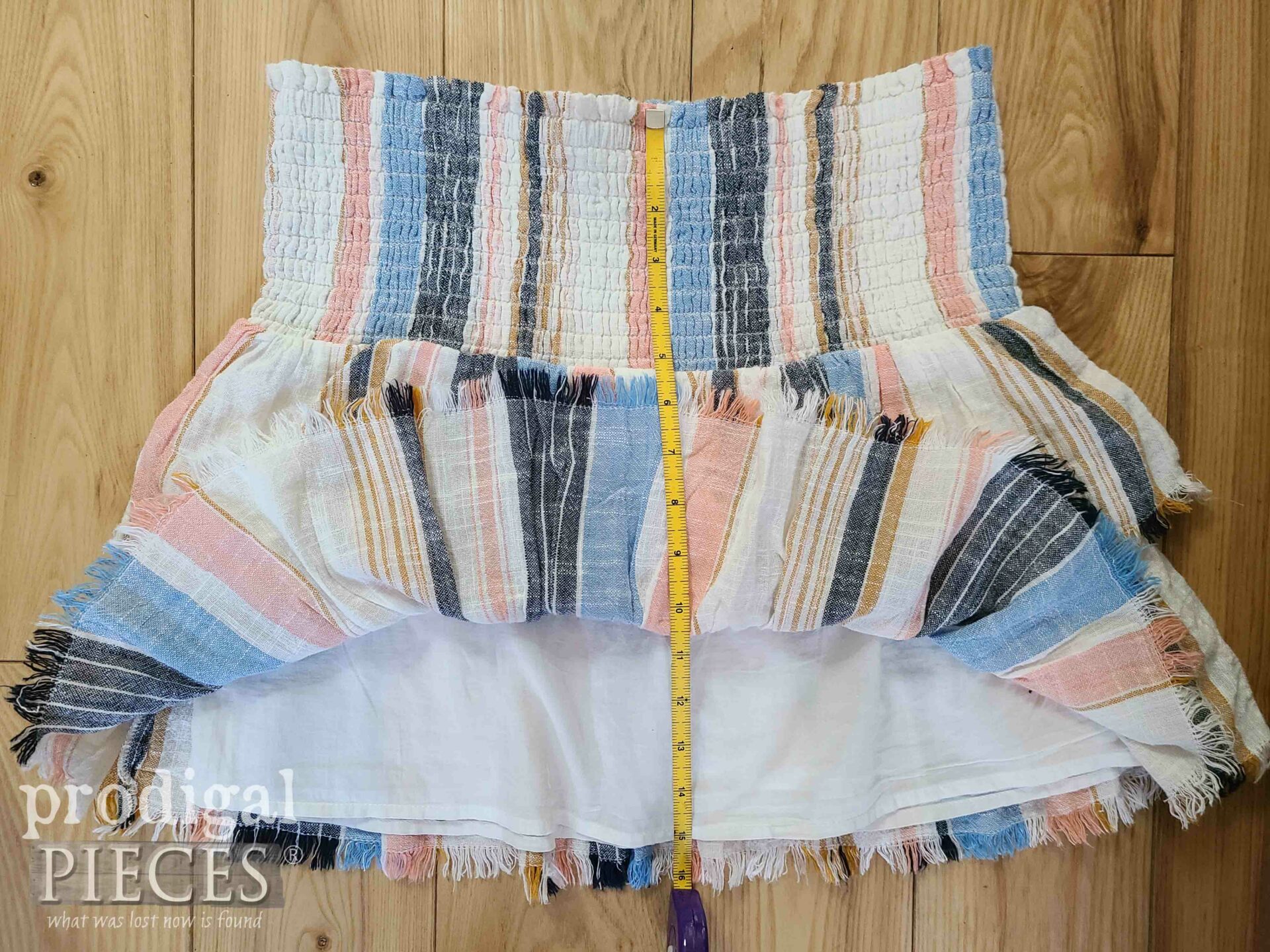 Measuring Skirt Depth for DIY Boho Bag | prodigalpieces.com #prodigalpieces