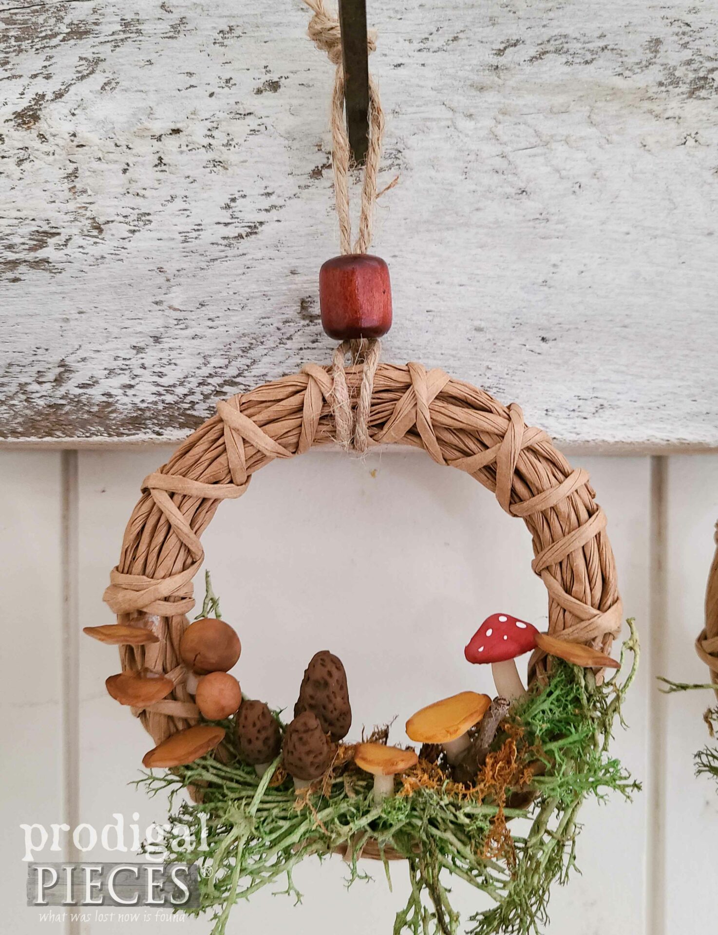 Morel Mini Wreath Spring Decor Video by Larissa of Prodigal Pieces | prodigalpieces.com #prodigalpieces #spring #diy #crafts