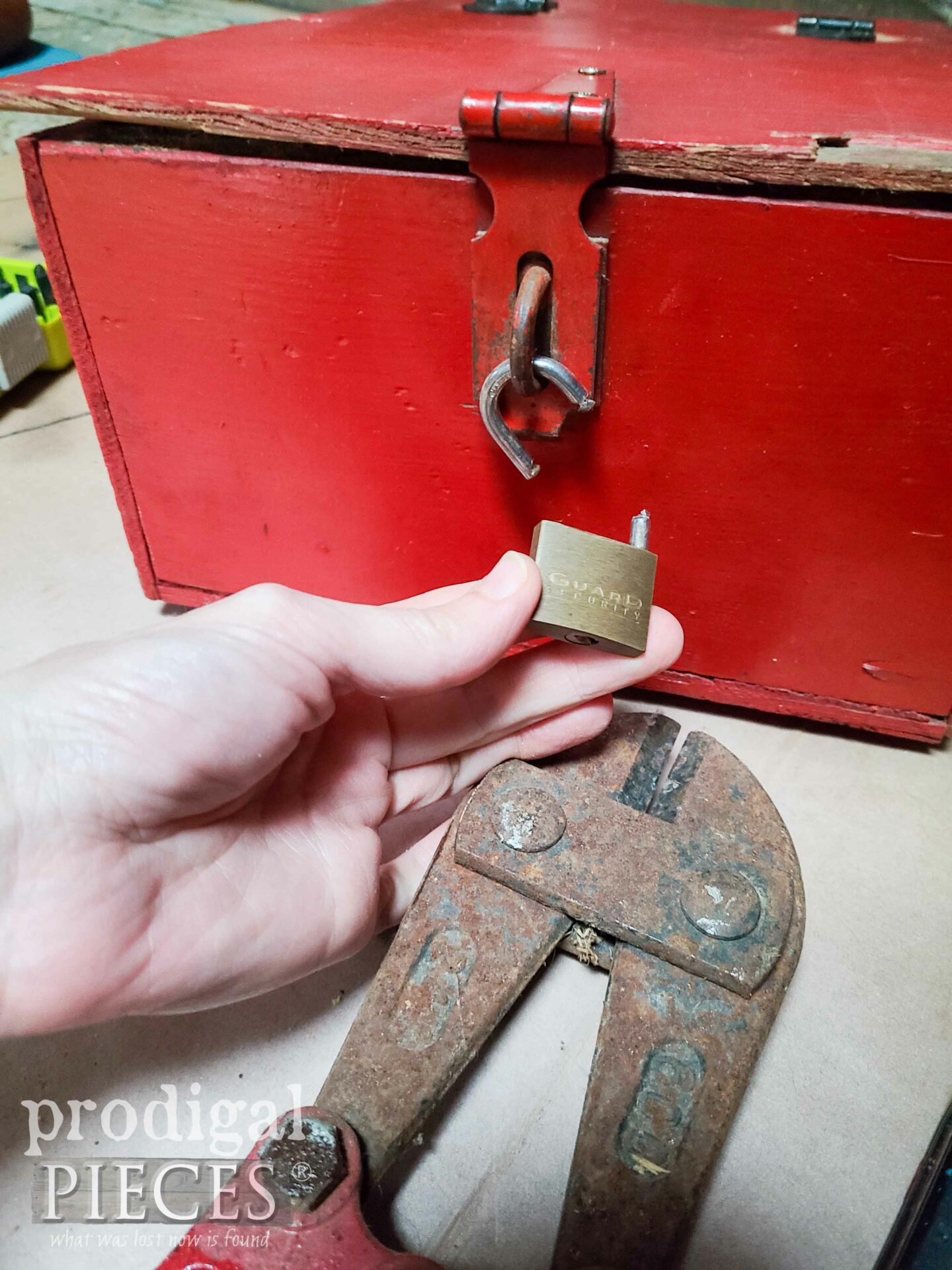 Cut Lock on Antique Medical Box | prodigalpieces.com #prodigalpieces