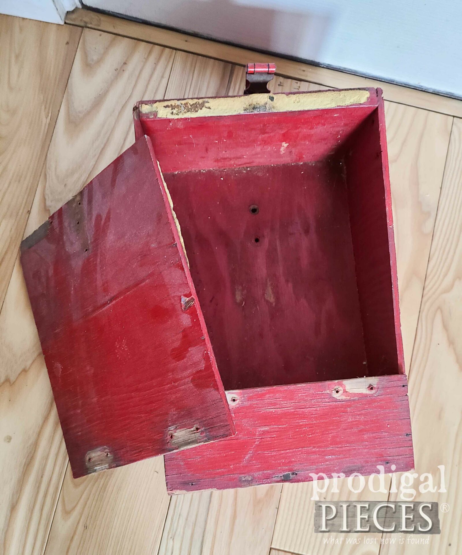 Open Vintage Box for Antique Medical Box Upcycle | prodigalpieces.com #prodigalpieces #diy #antique