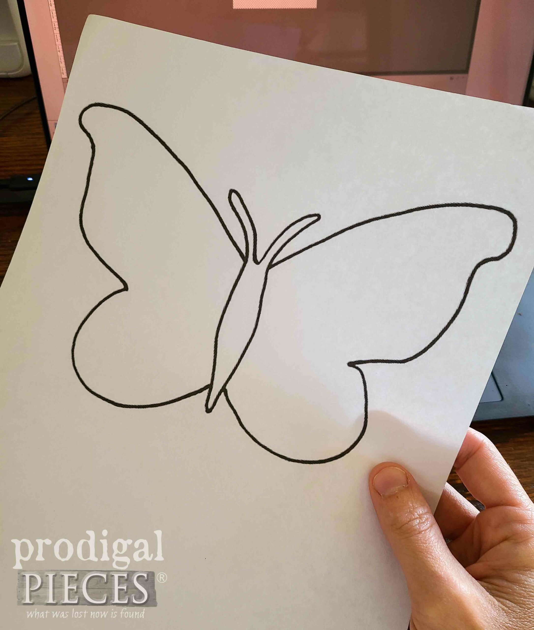 Printed Butterfly Template for Refashioned Tablecloth Clothespin Butterflies | prodigalpieces.com #prodigalpieces