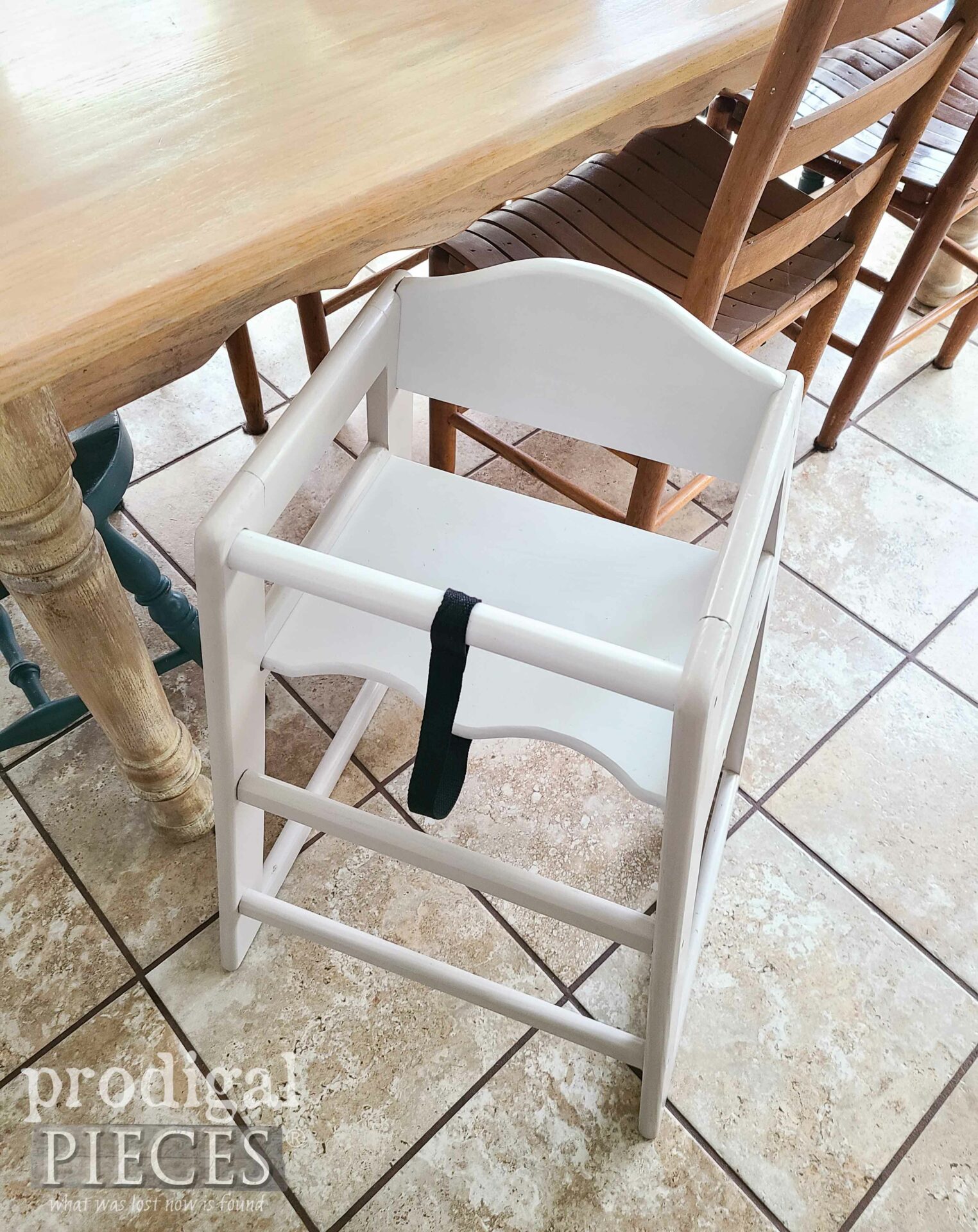 Top View of Modern DIY Painted Highchair by Larissa of Prodigal Pieces | prodigalpieces.com #prodigalpieces #farmhouse #diy #furniture