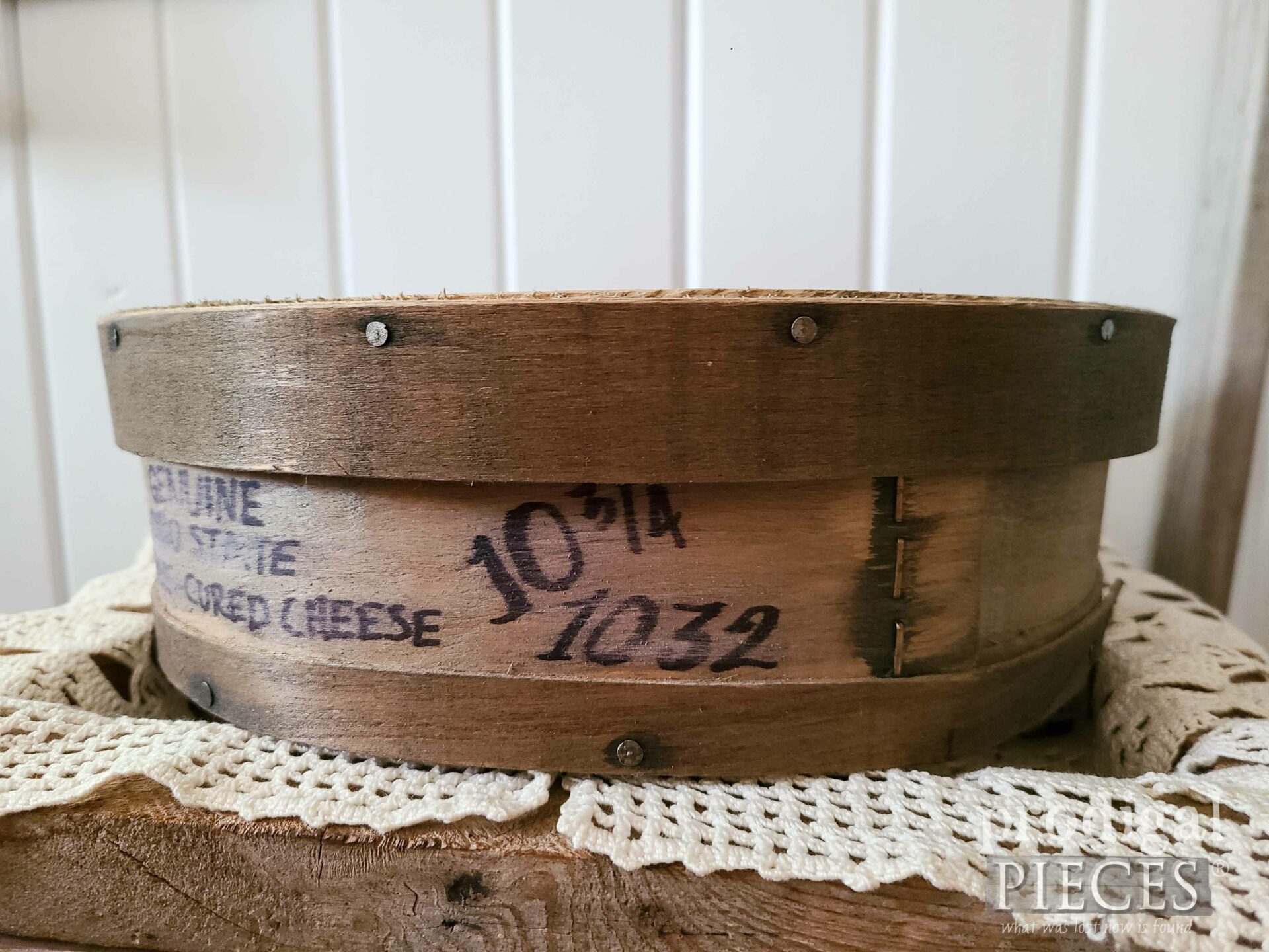 Cheese Round Box Graphics by Larissa of Prodigal Pieces | prodigalpieces.com #prodigalpieces #farmhouse #vintage