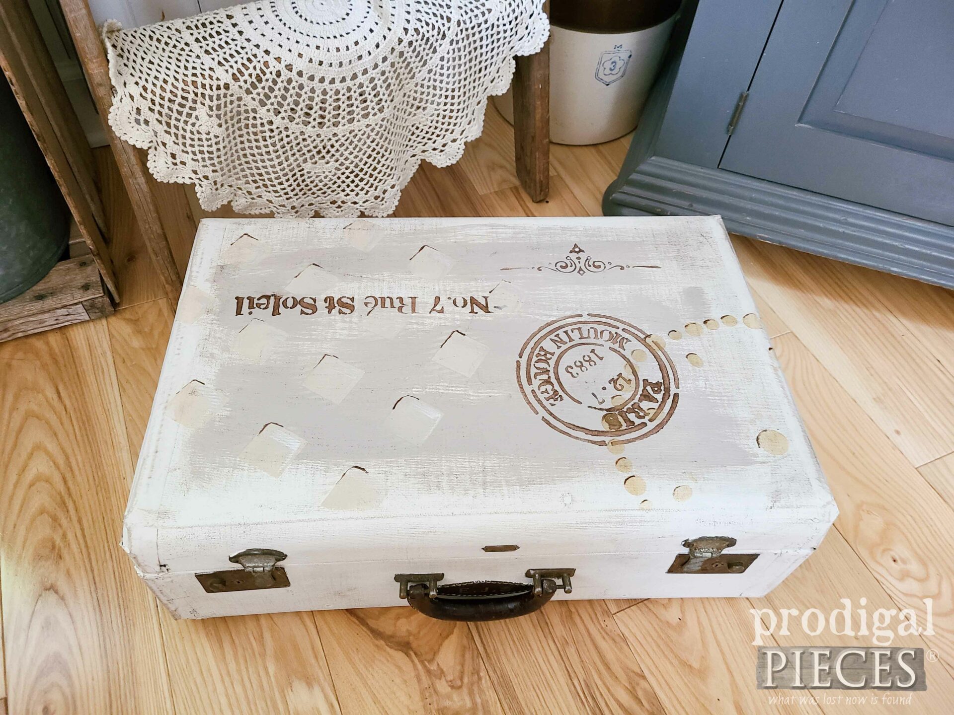 DIY French Suitcase with Fabric Lining Tutorial | prodigalpieces.com #prodigalpieces #french #farmhouse