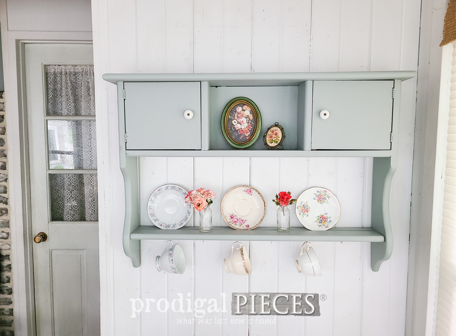 Featured Vintage Cubby Shelf Makeover by Larissa of Prodigal Pieces | prodigalpieces.com #prodigalpieces #vintage #makeover