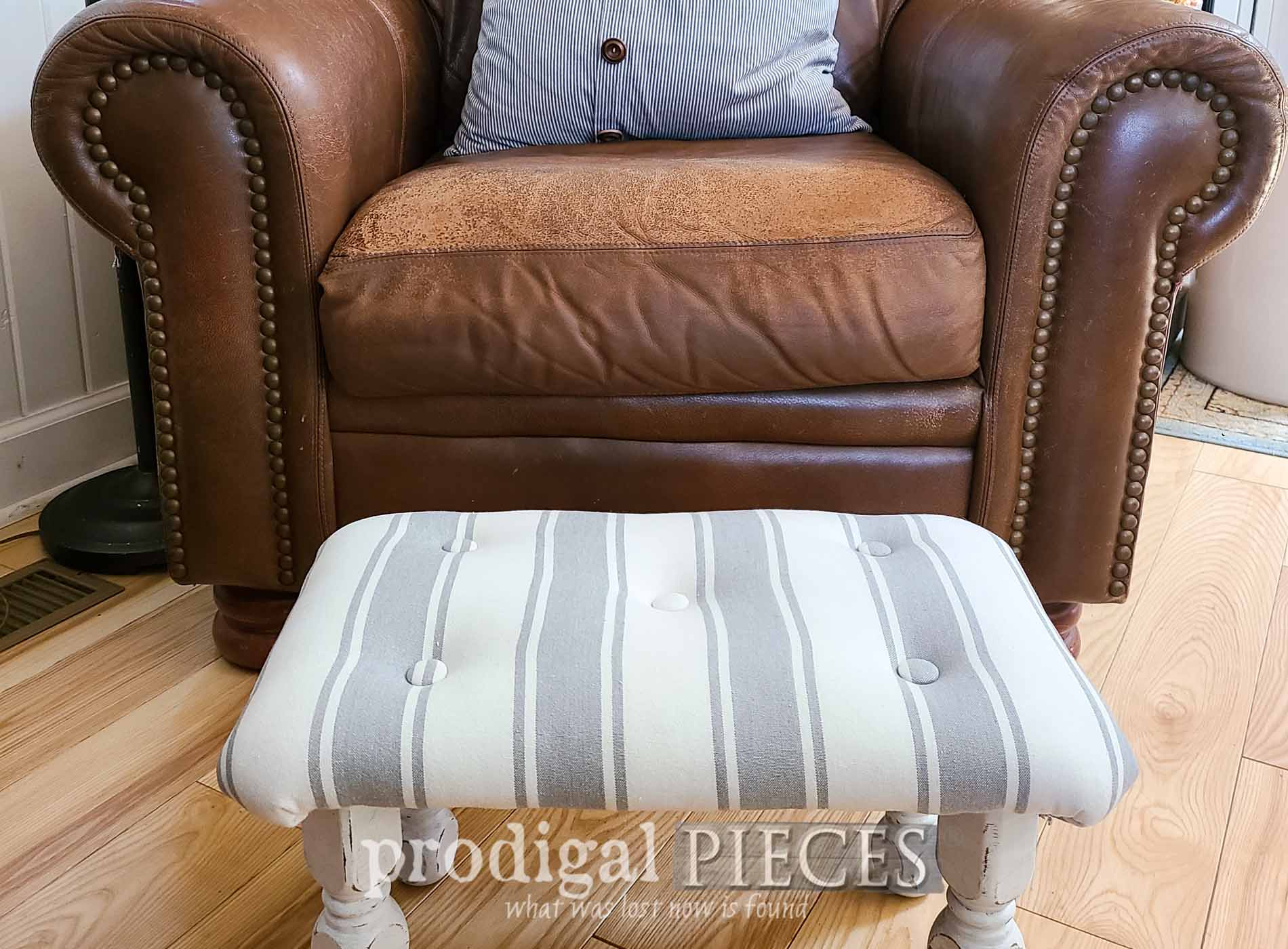 Featured Wooden Footstool Makeover DIY Tufting | prodigalpieces.com #prodigalpieces #farmhouse #furniture