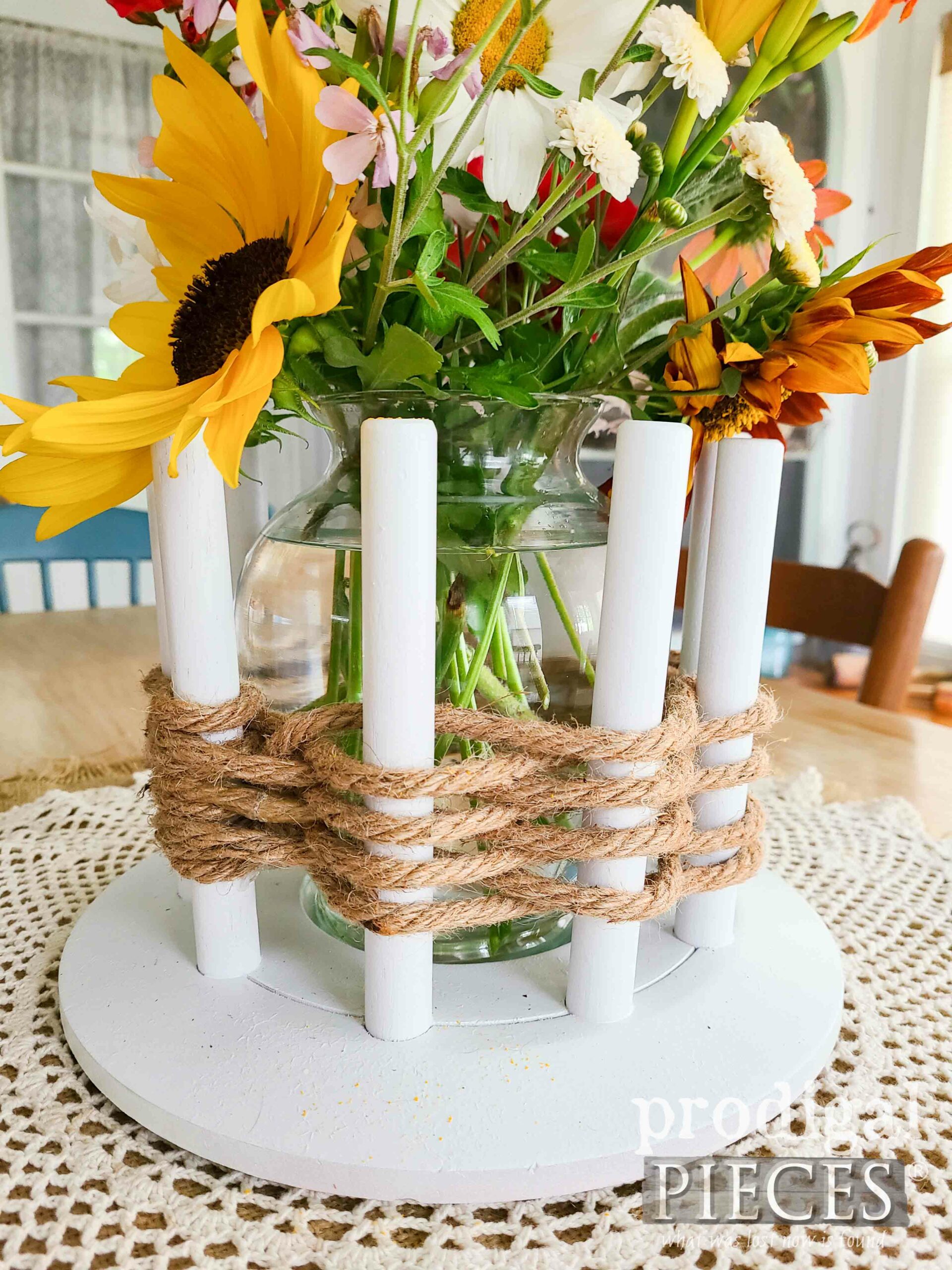 Upcycled DIY Rope Vase Centerpiece Created by Larissa of Prodigal Pieces | prodigalpieces.com #prodigalpieces #upcycled #repurposed #homedecor