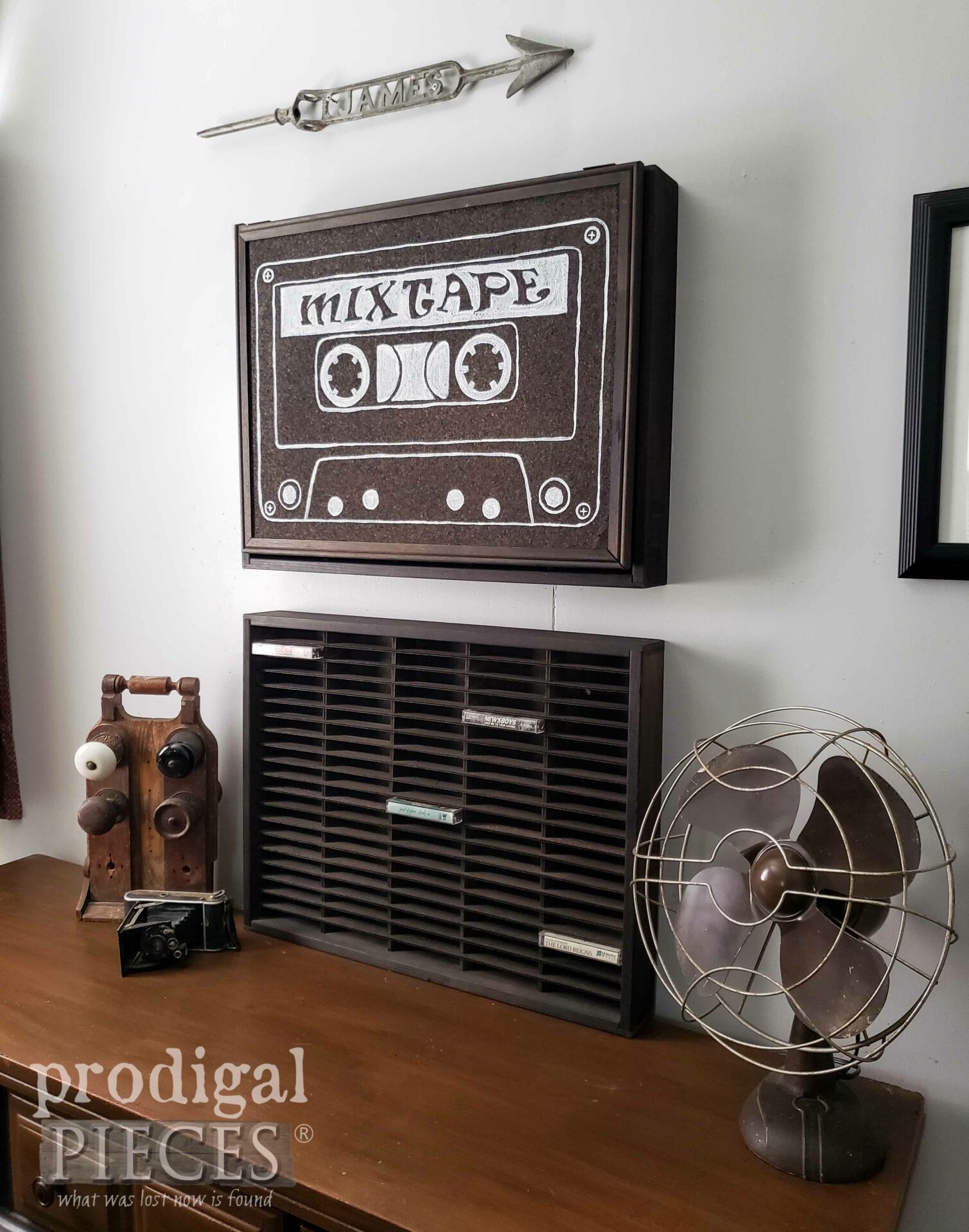 Vintage Eclectic Decor with Cassette Tape Holders by Larissa of Prodigal Pieces | prodigalpieces.com #prodigalpieces #vintage #music