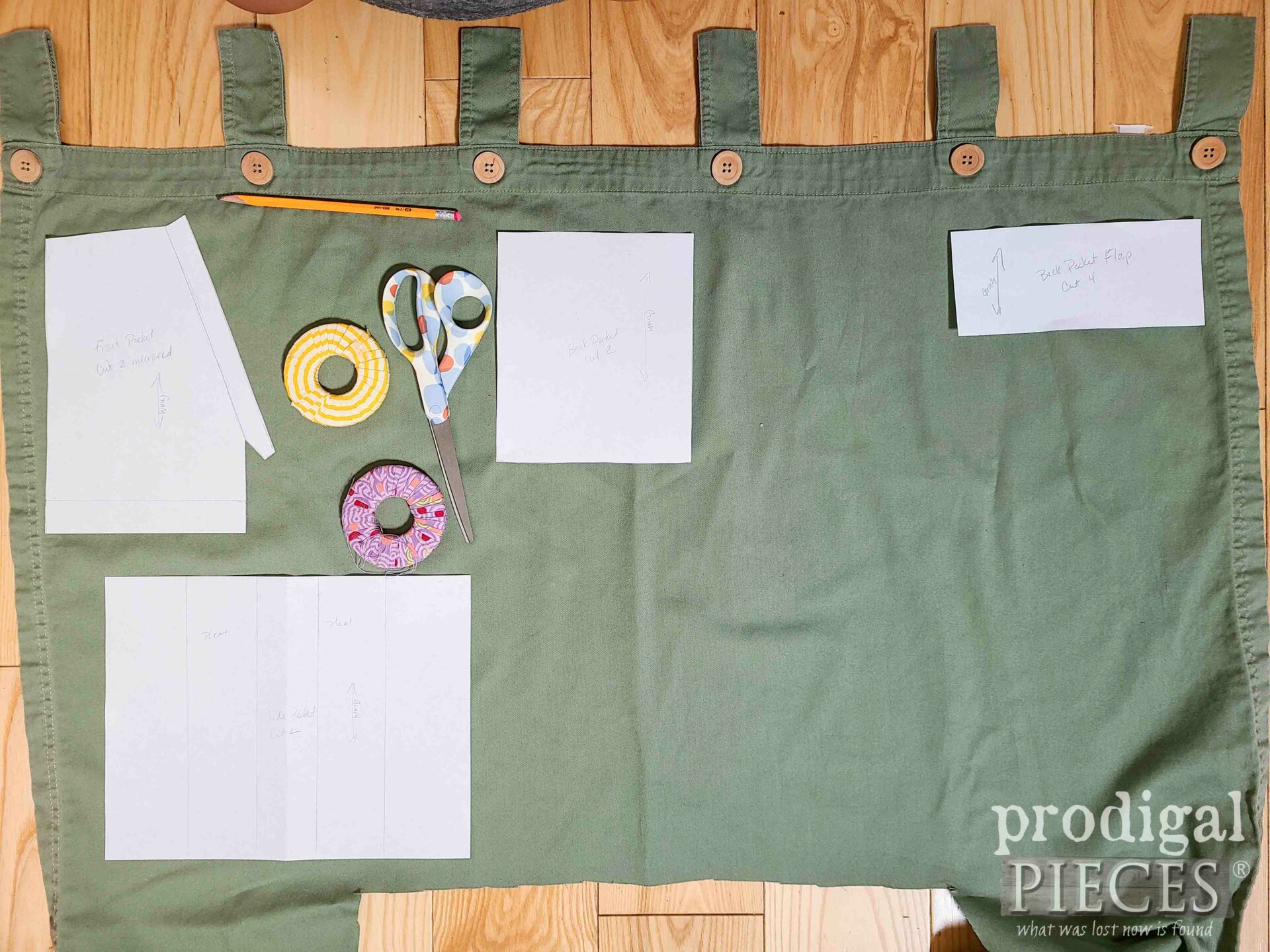 DIY Cargo Pants Pockets Templates | prodigalpieces.com #prodigalpieces