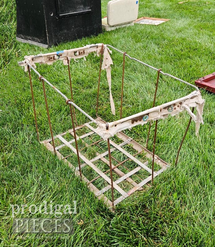 Free Laundry Cart Before | prodigalpieces.com #prodigalpieces