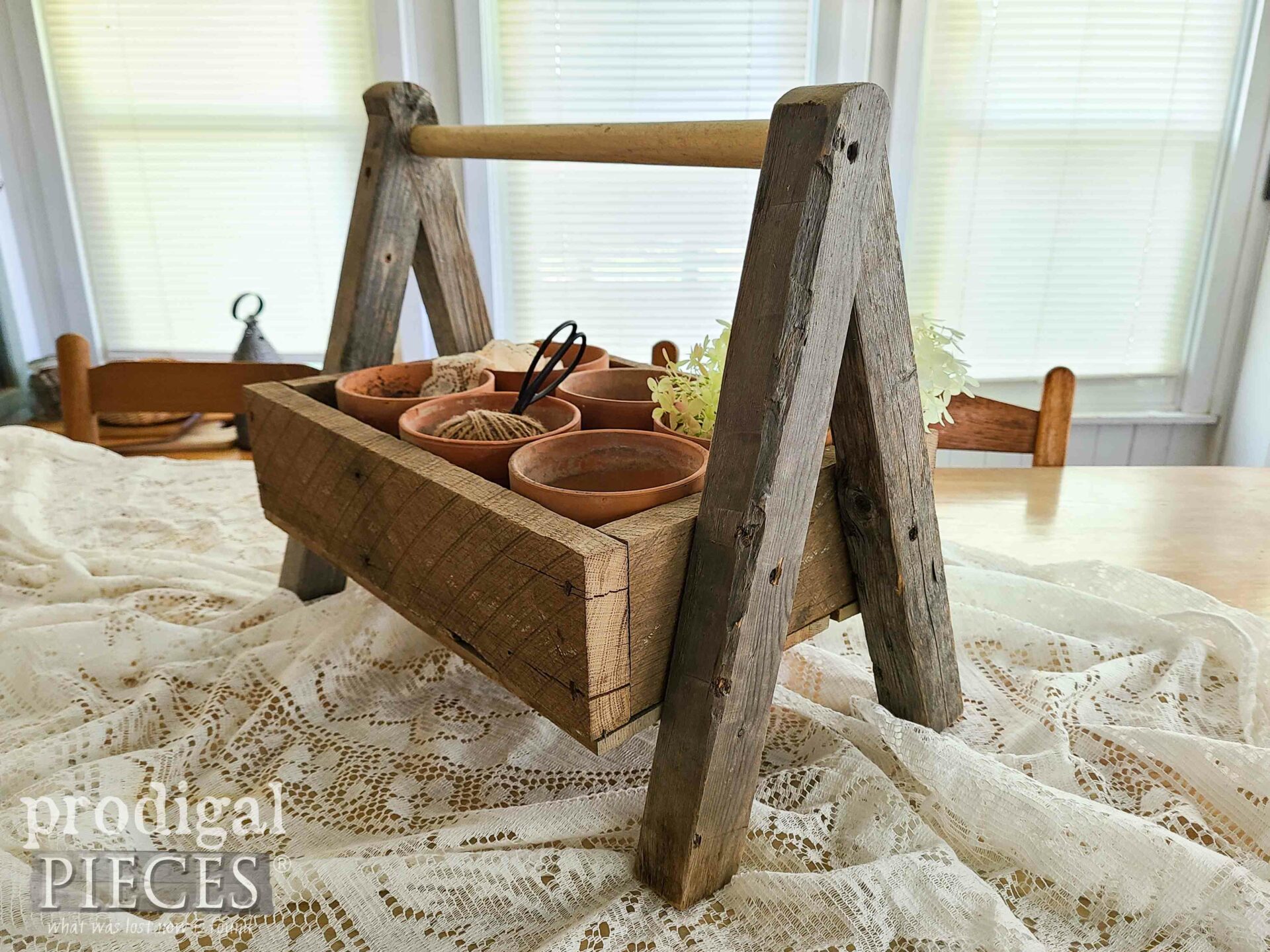 DIY Barn Wood Carry-All Tote by Larissa of Prodigal Pieces | prodigalpieces.com #prodigalpieces