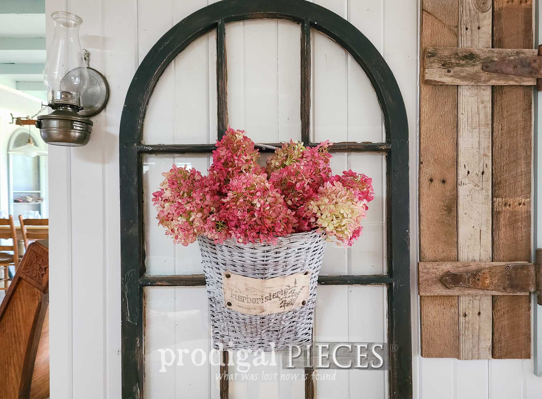Featured Farmhouse Hanging Basket by Larissa of Prodigal Pieces | prodigalpieces.com #prodigalpieces