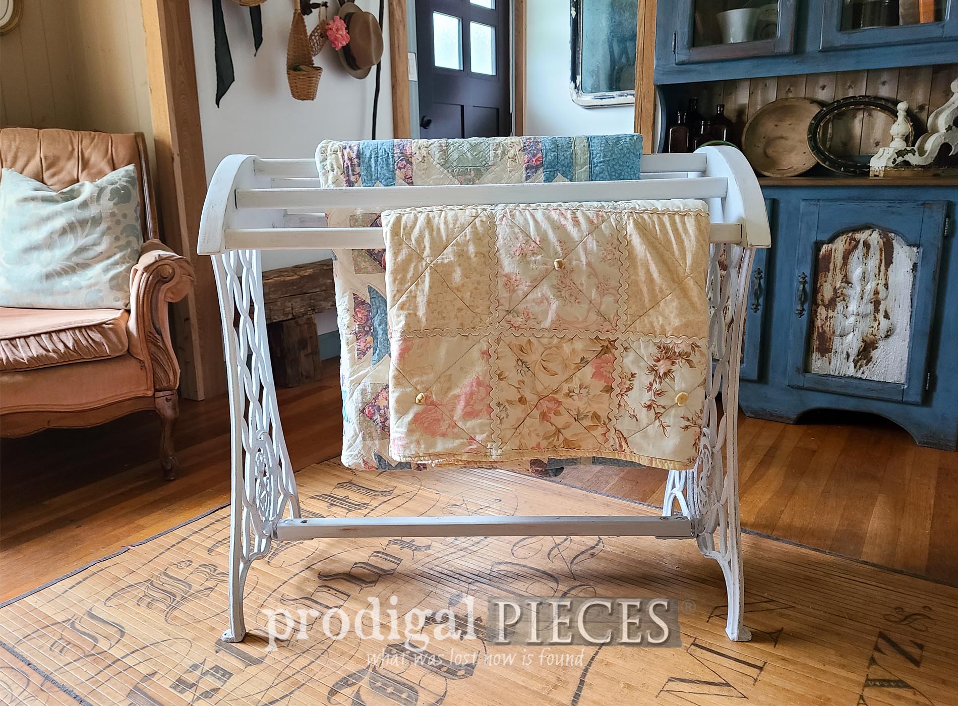 Featured Repurposed Sewing Machine into DIY Quilt Rack by Larissa of Prodigal Pieces | prodigalpieces.com #prodigalpieces