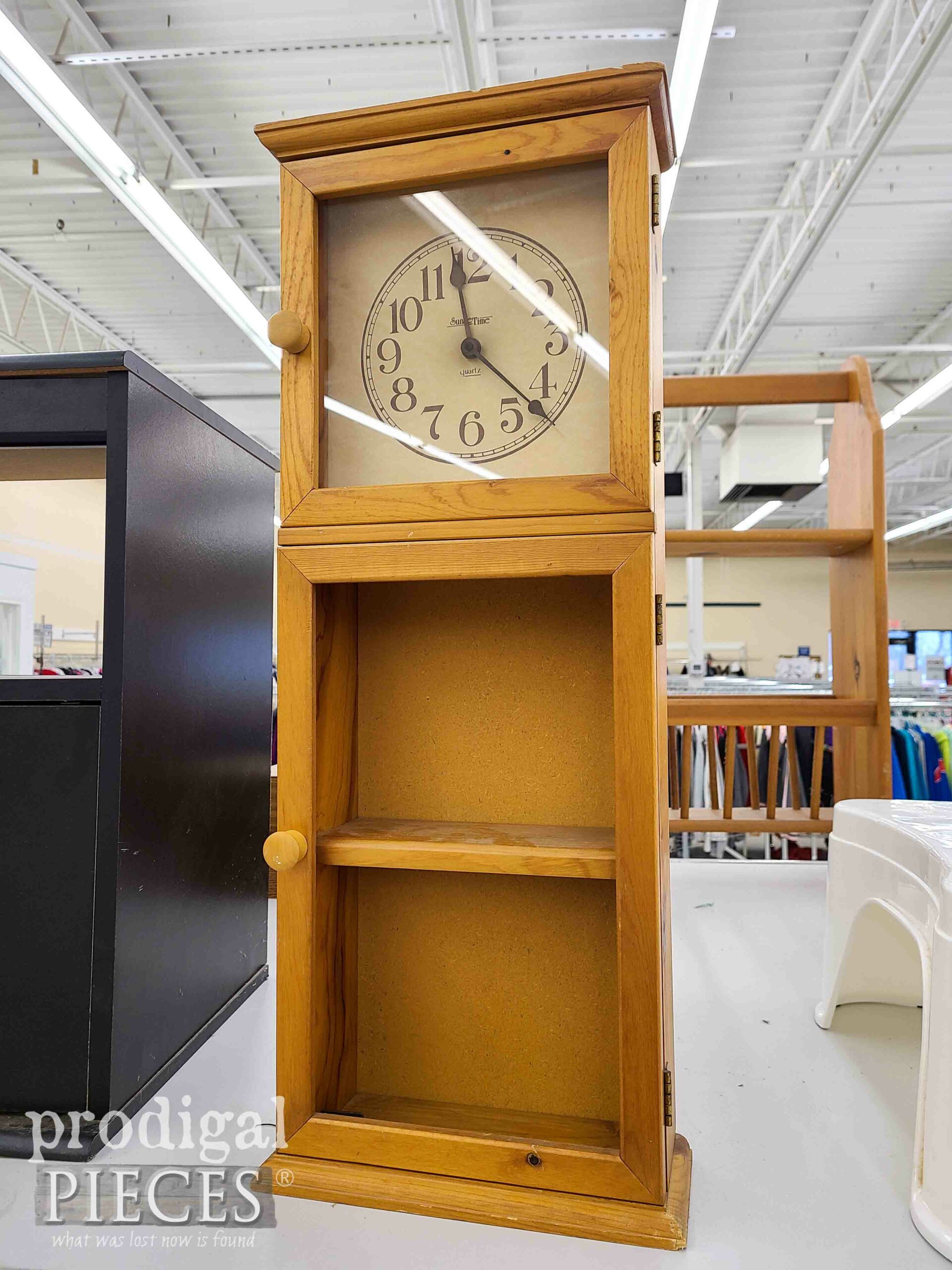 Thrifted Clock Before Repurposed Project | prodigalpieces.com #prodigalpieces
