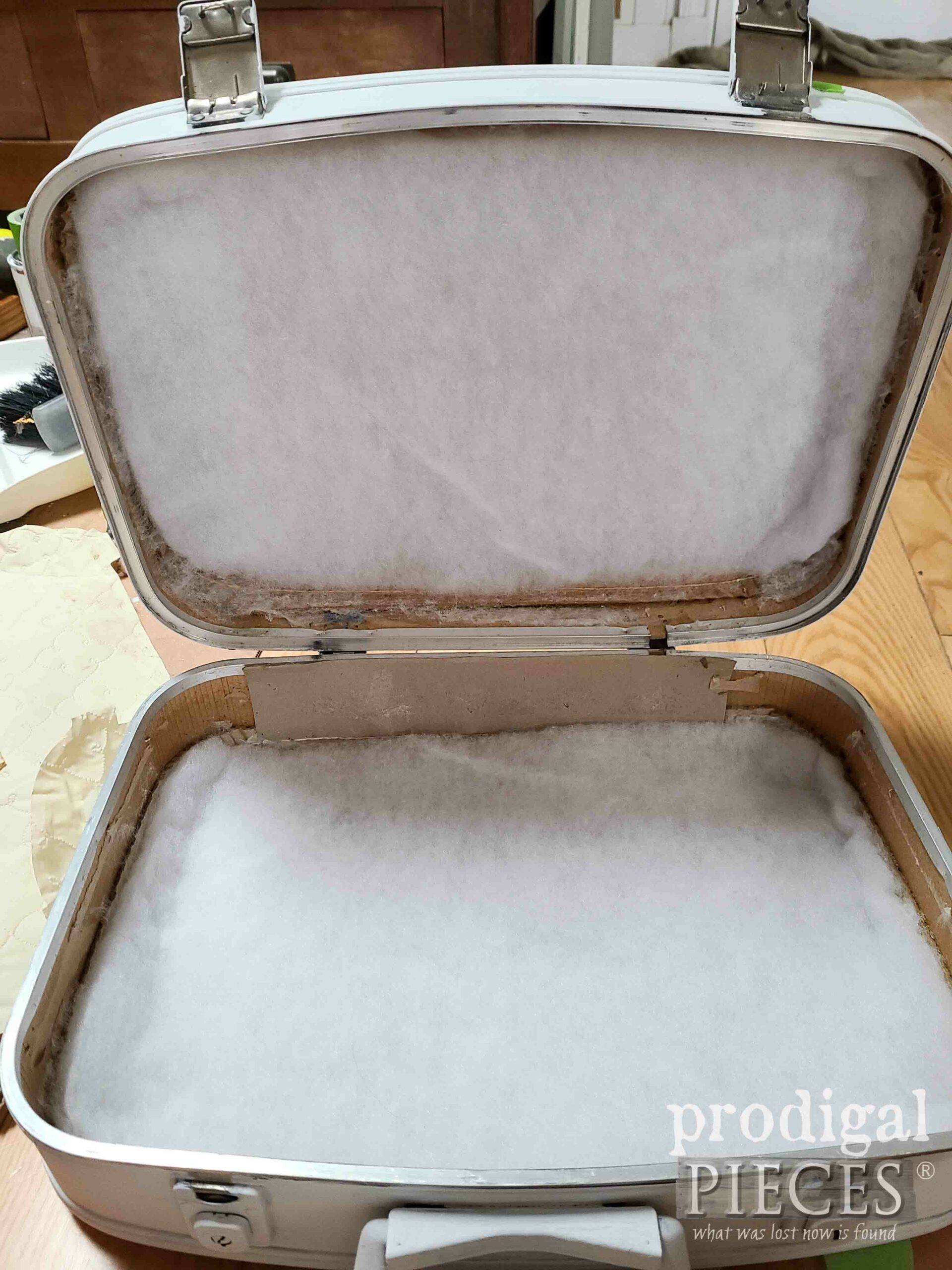 Batting Lined Suitcase Interior | prodigalpieces.com #prodigalpieces