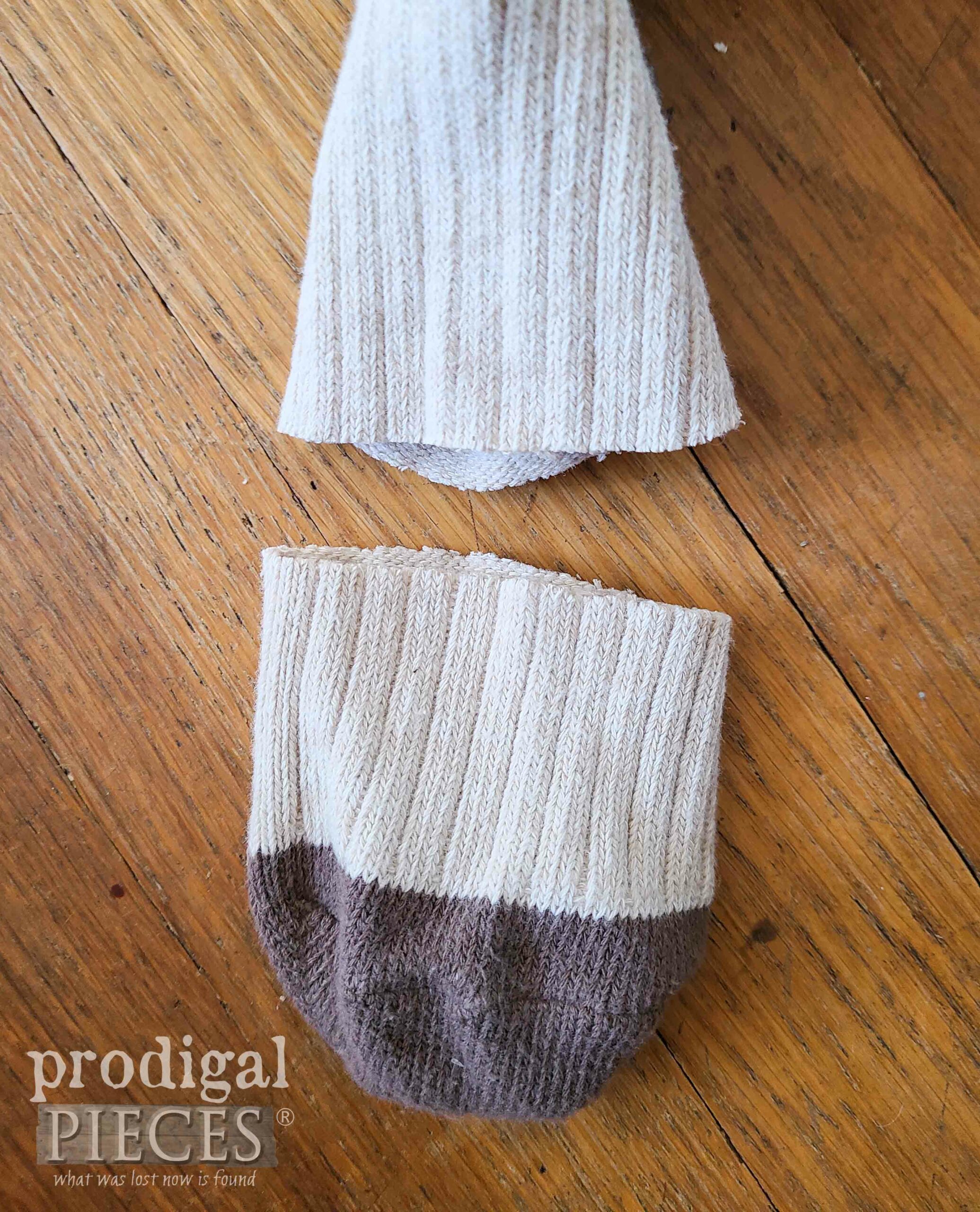 Knit Sock Toe Cut for DIY Spool Sheep | prodigalpieces.com #prodigalpieces