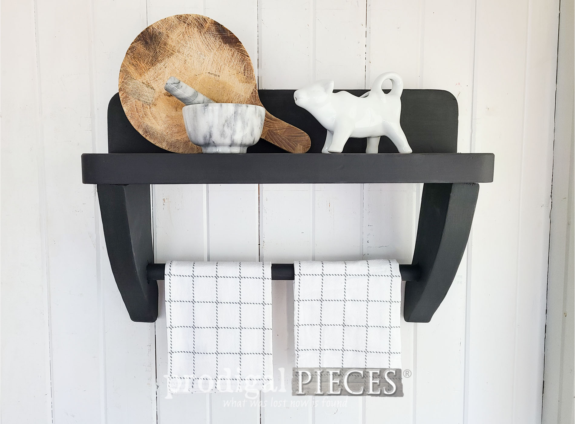 Featured Thrifted Table Upcycled by Larissa of Prodigal Pieces | prodigalpieces.com #prodigalpieces