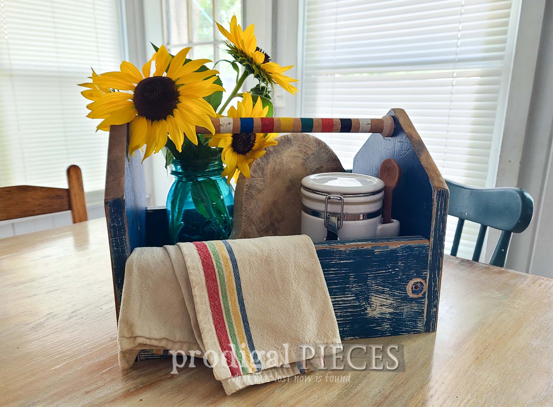 Featured Repurposed Wood Tote from Thrifted Coat Rack by Larissa of Prodigal Pieces | prodigalpieces.com #prodigalpieces