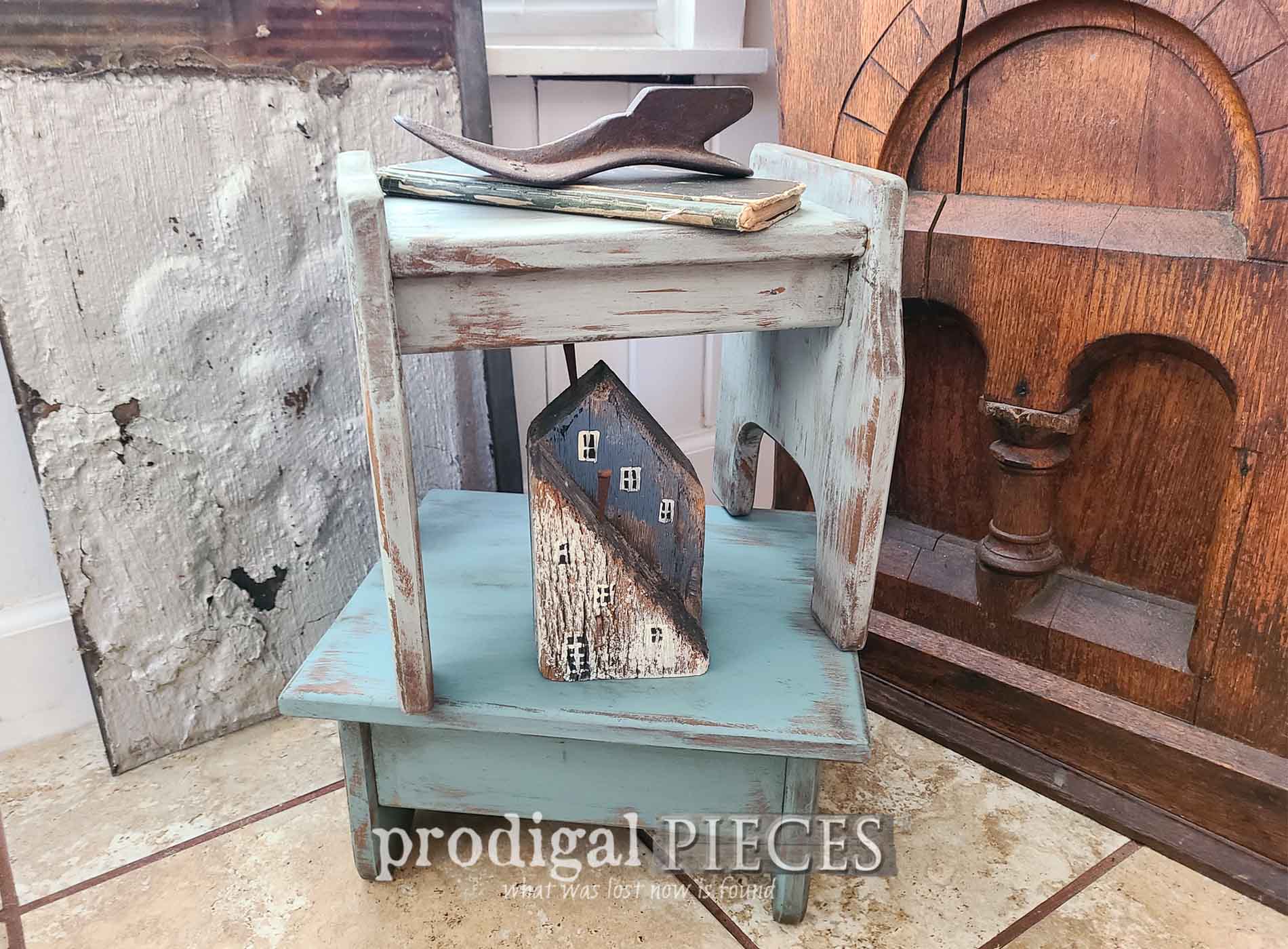 Featured Farmhouse Step Stools Made from Upcycled 80's Table by Larissa of Prodigal Pieces | prodigalpieces.com #prodigalpieces