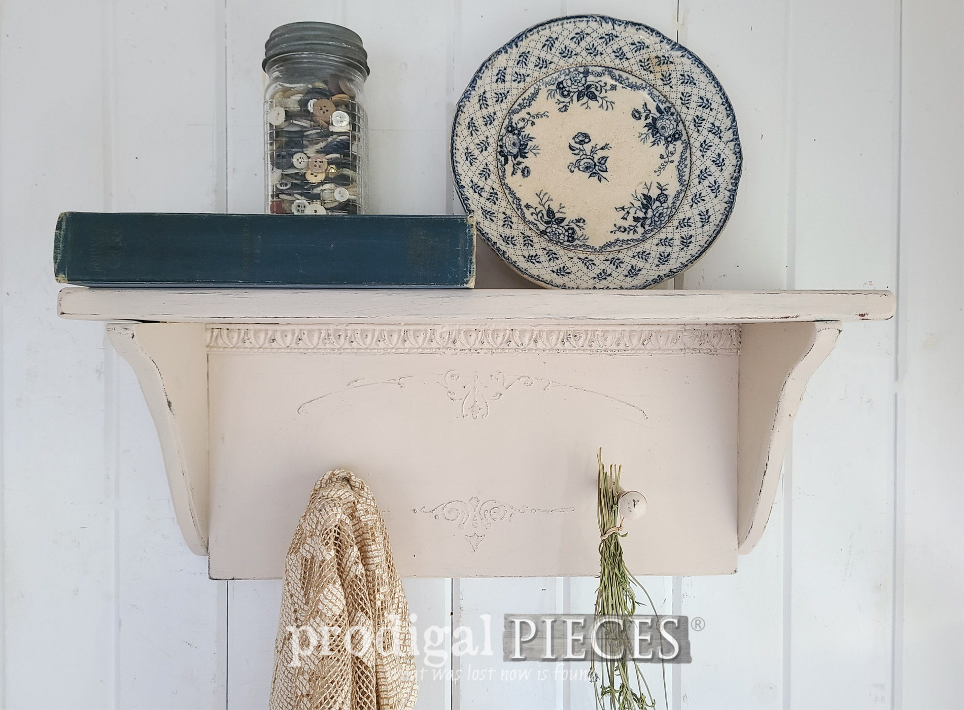 Featured Thrifted Shelf Upcycled by Larissa of Prodigal Pieces | prodgalpieces.com #prodigalpieces