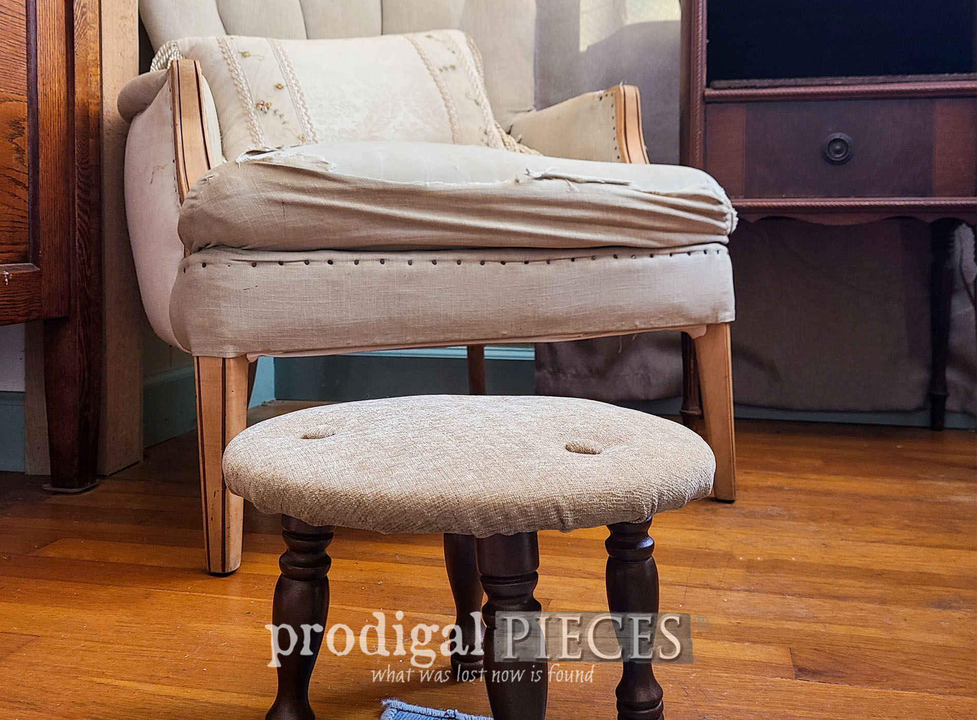 Featured Vintage Stepstool Makeover by Larissa of Prodigal Pieces | prodigalpieces.com #prodigalpieces