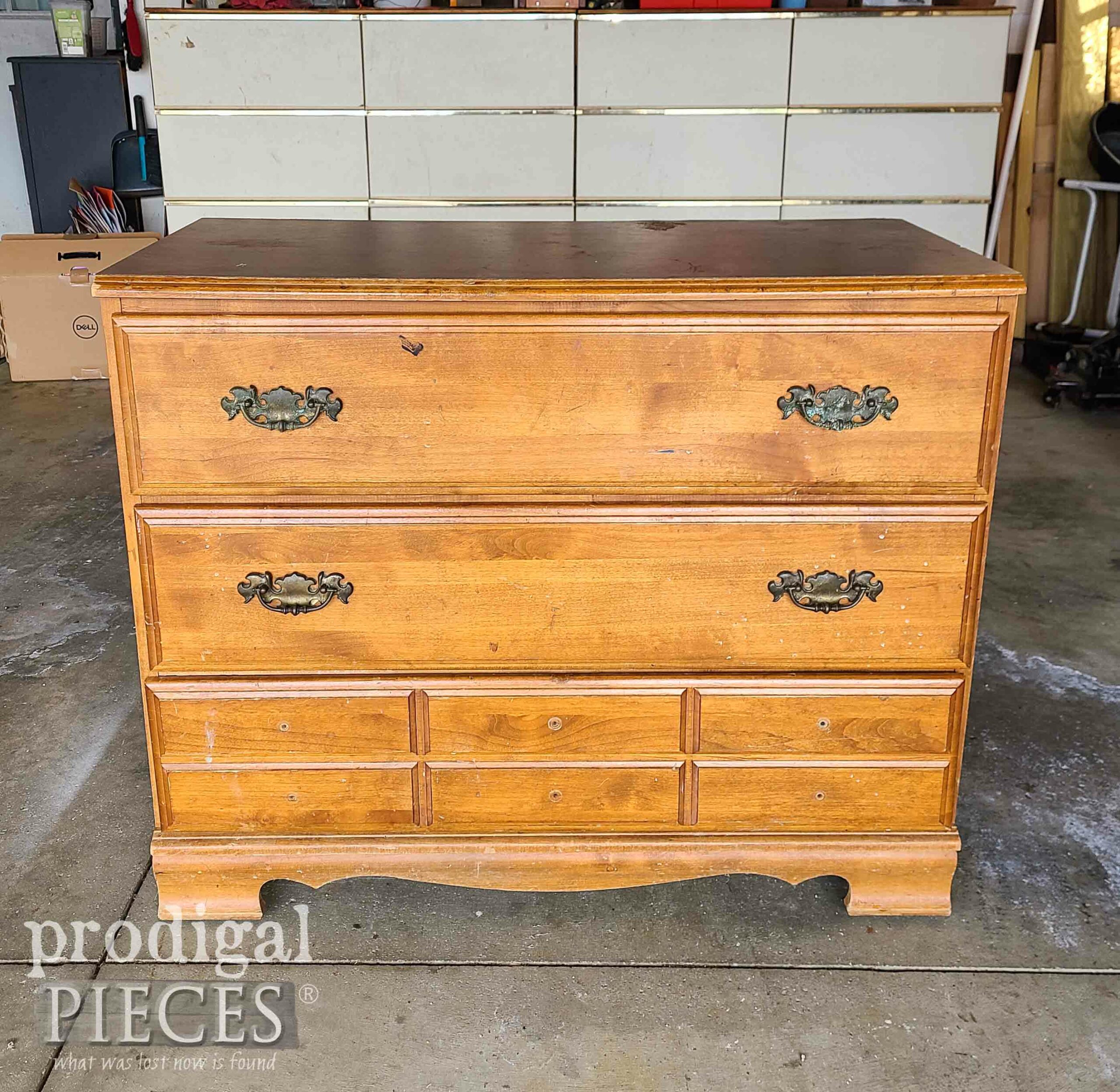 Free Chest of Drawers Before | prodigalpieces.com #prodigalpieces Free Chest of Drawers Before | prodigalpieces.com #prodigalpieces