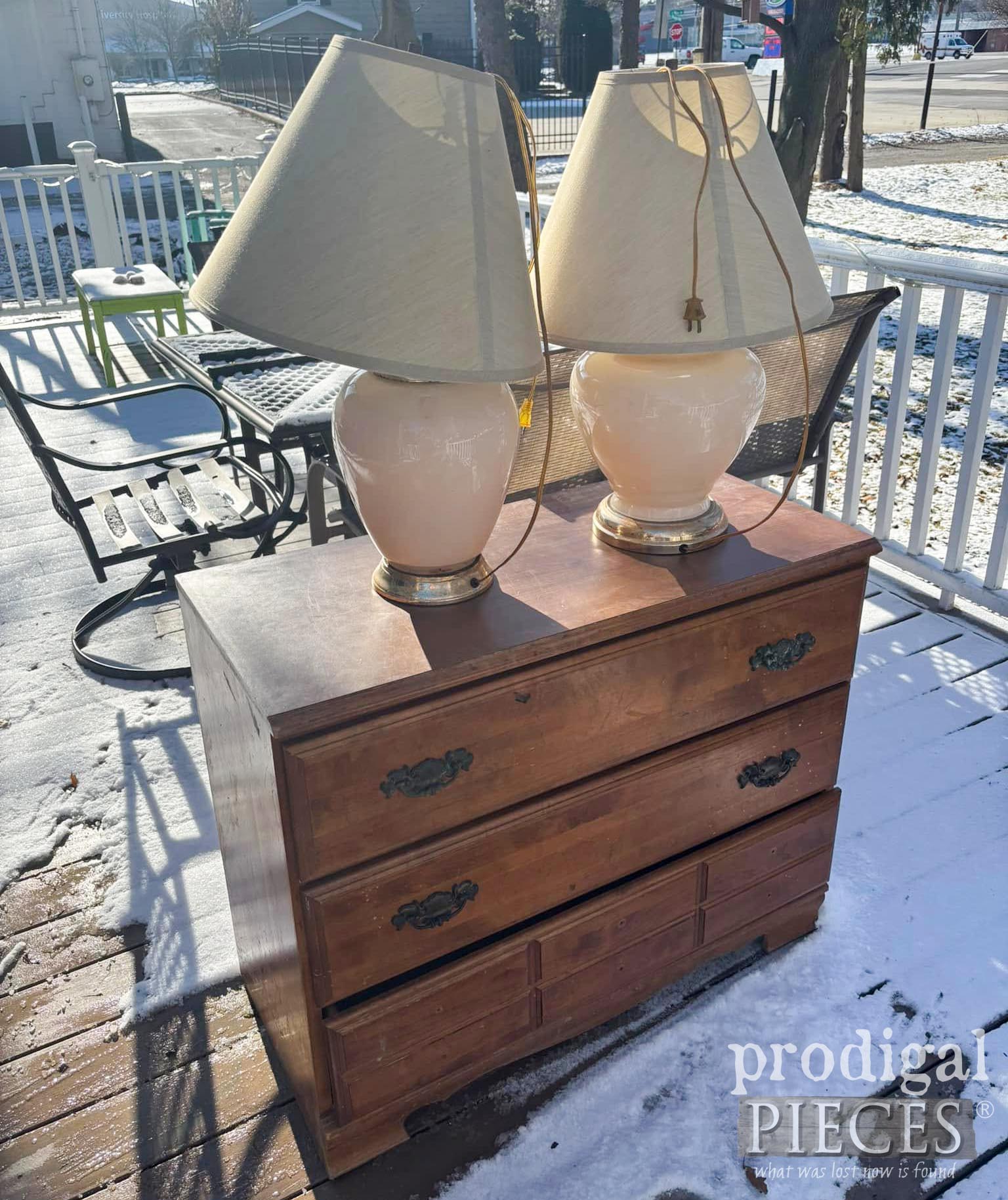 Free Chest of Drawers with Lamps | prodigalpieces.com #prodigalpieces Free Chest of Drawers with Lamps | prodigalpieces.com #prodigalpieces
