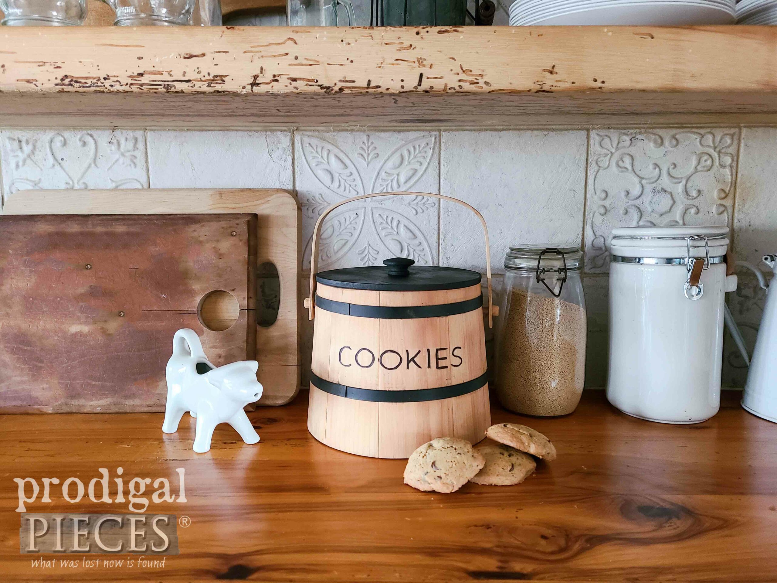 Modern Farmhouse Cookie Jar by Larissa of Prodigal Pieces | prodigalpieces.com #prodigalpieces Modern Farmhouse Cookie Jar by Larissa of Prodigal Pieces | prodigalpieces.com #prodigalpieces