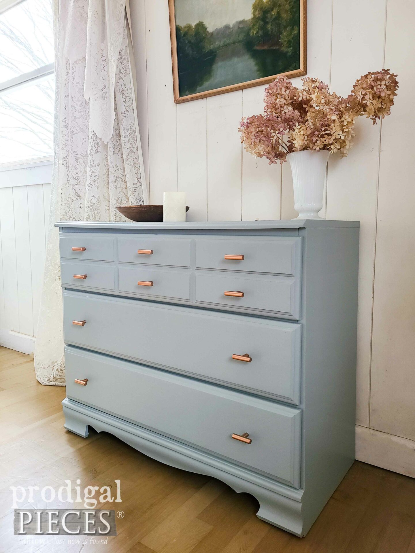 Right Side of Free Chest of Drawers by Larissa of Prodigal Pieces | prodigalpieces.com #prodigalpieces Right Side of Free Chest of Drawers by Larissa of Prodigal Pieces | prodigalpieces.com #prodigalpieces