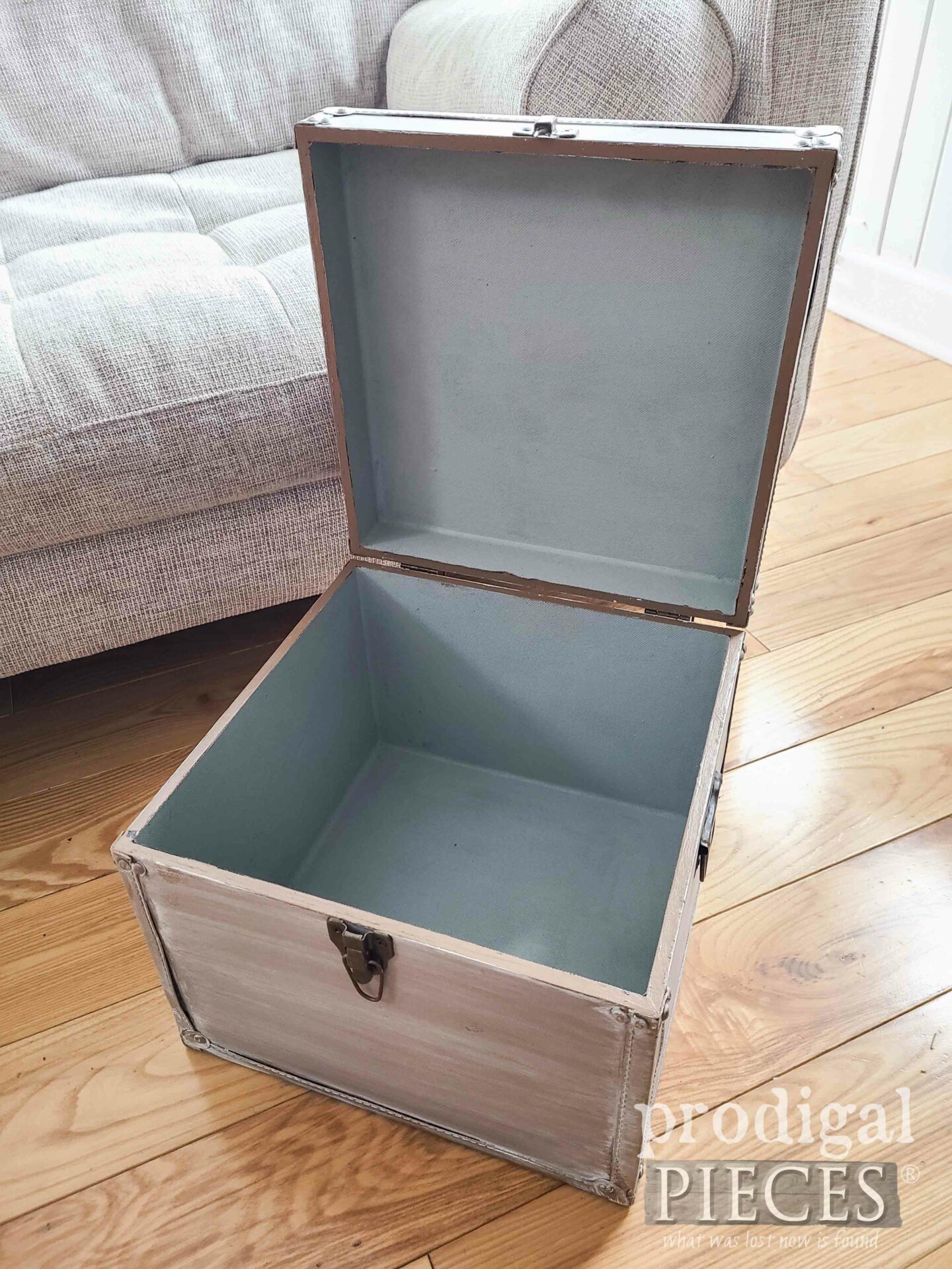 Slate Green Thrifted Storage Box Interior by Larissa of Prodigal Pieces | prodigalpieces.com #prodigalpieces Slate Green Thrifted Storage Box Interior by Larissa of Prodigal Pieces | prodigalpieces.com #prodigalpieces