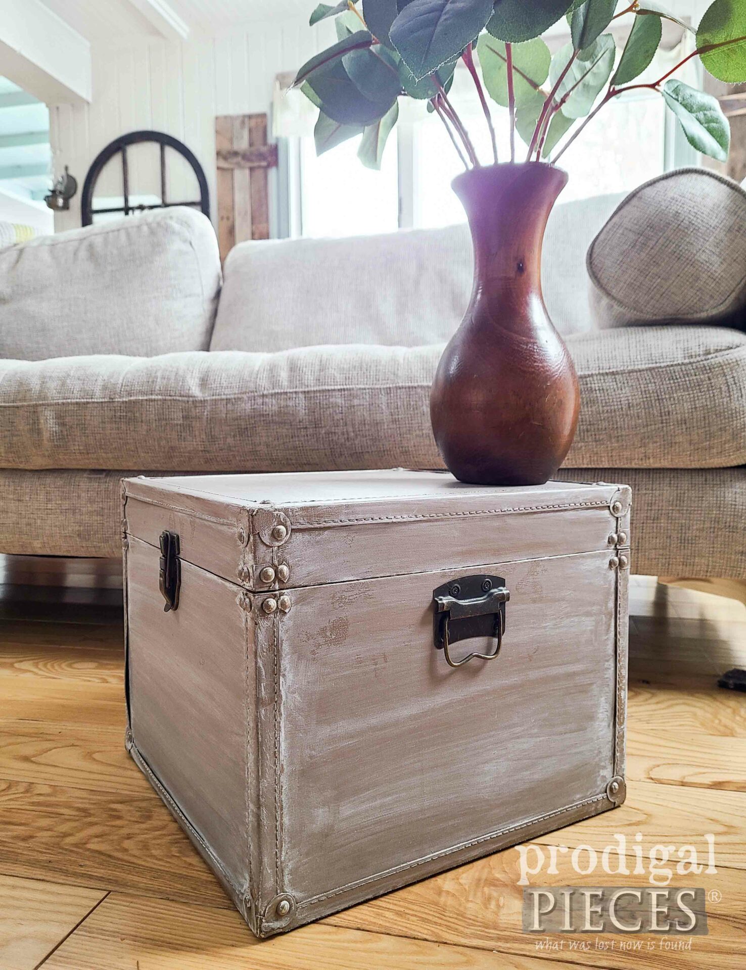 Side View of DIY Storage Box by Larissa of Prodigal Pieces | prodigalpieces.com #prodigalpieces Side View of DIY Storage Box by Larissa of Prodigal Pieces | prodigalpieces.com #prodigalpieces