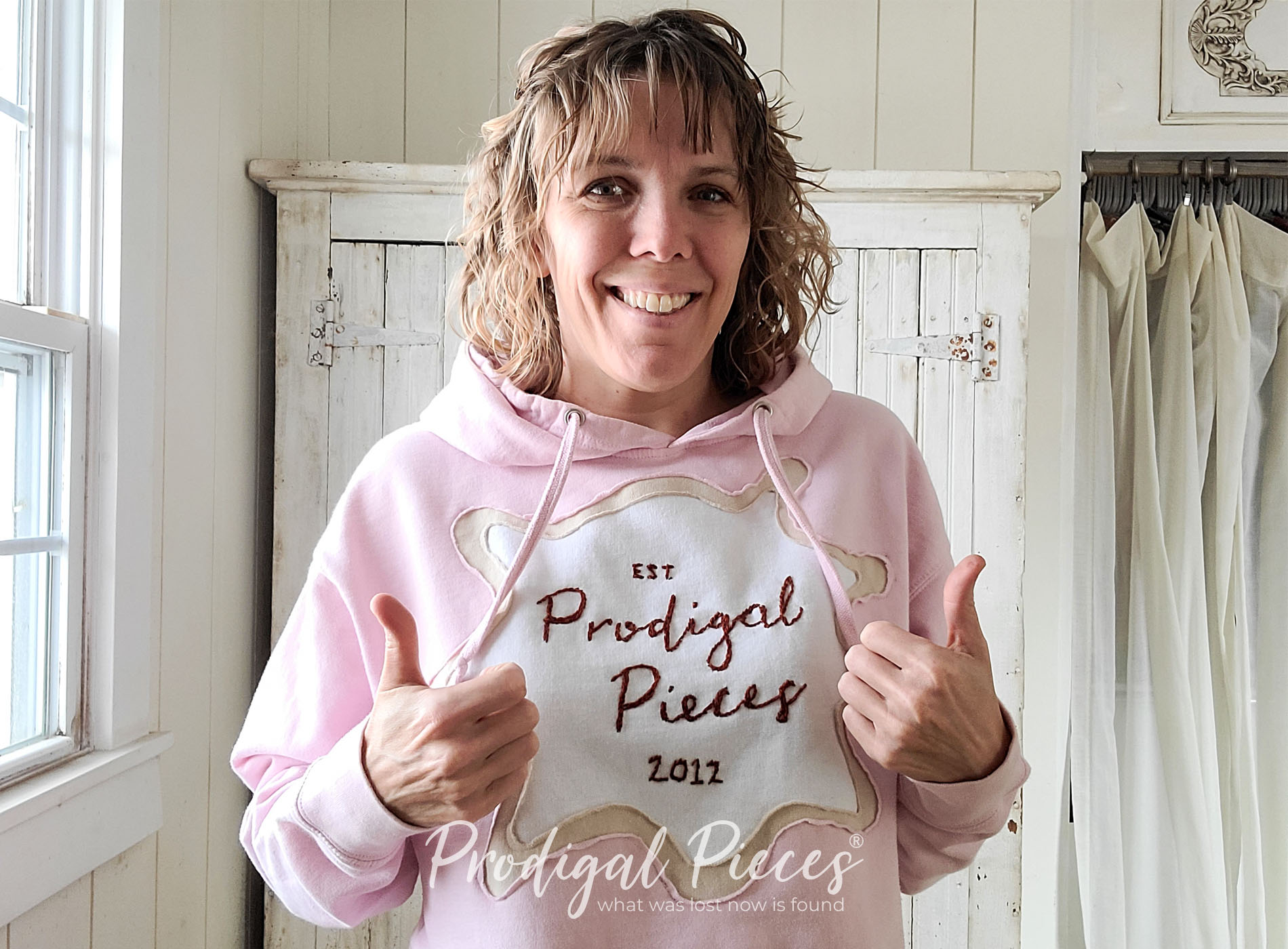 Featured Refashioned Hoodie by Larissa of Prodigal Pieces | prodigalpieces.com #prodigalpieces