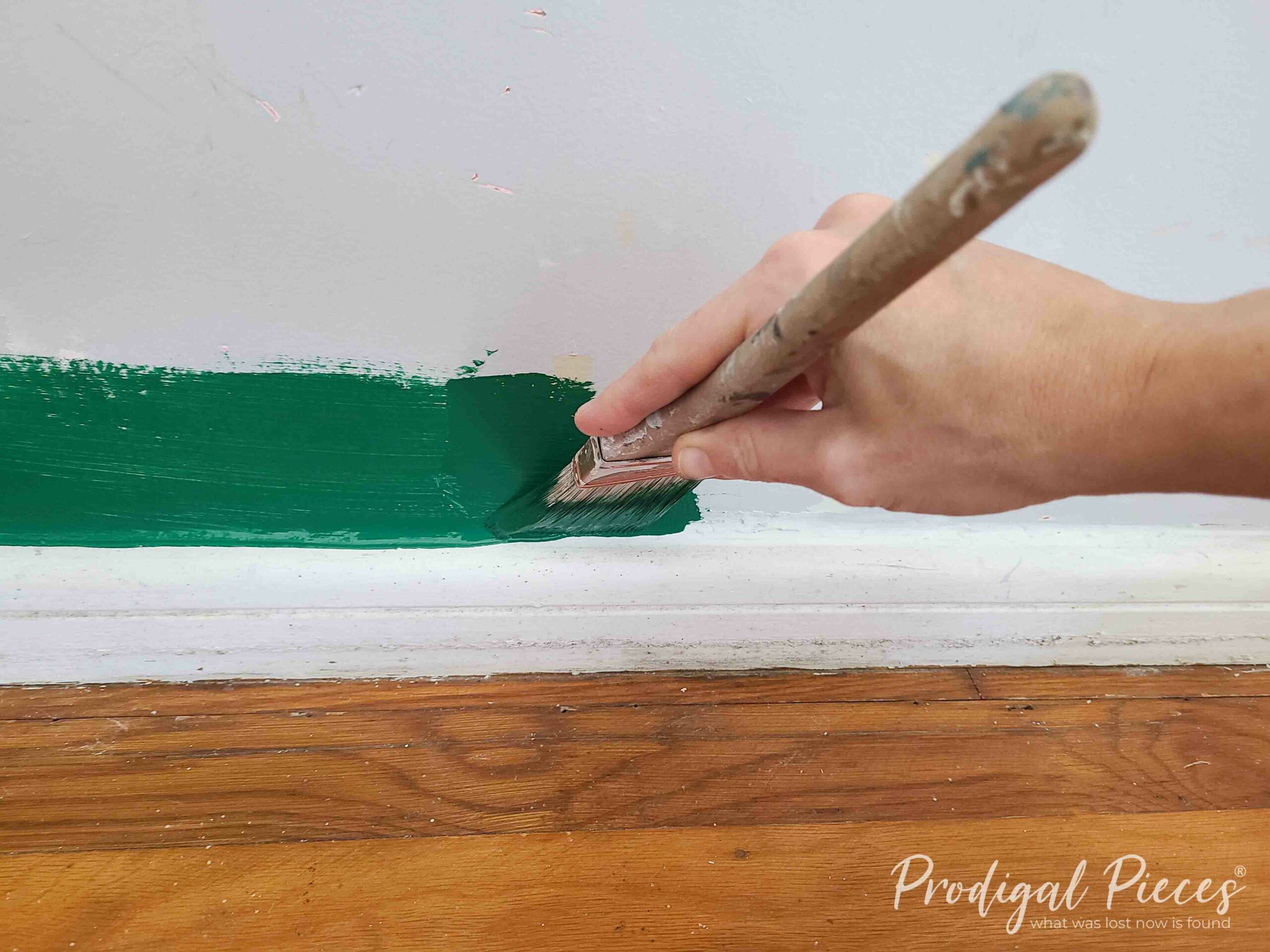 Trimming in Wall in Green | prodigalpieces.com #prodigalpieces Trimming in Wall in Green | prodigalpieces.com #prodigalpieces