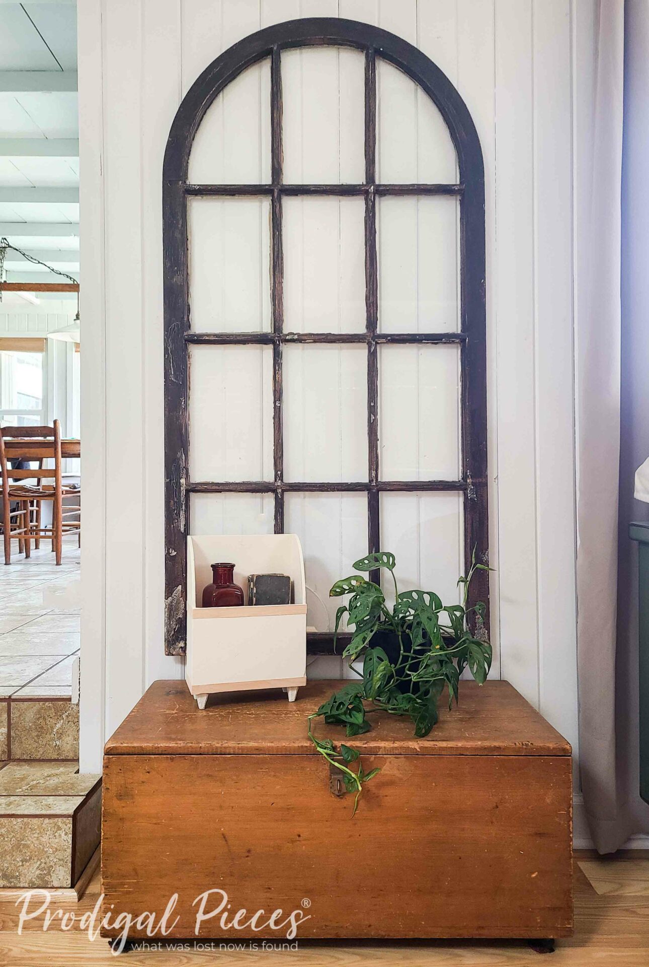 DIY Minimalist Home with Thrifted Decor by Larissa of Prodigal Pieces | prodigalpieces.com #prodigalpieces DIY Minimalist Home with Thrifted Decor by Larissa of Prodigal Pieces | prodigalpieces.com #prodigalpieces