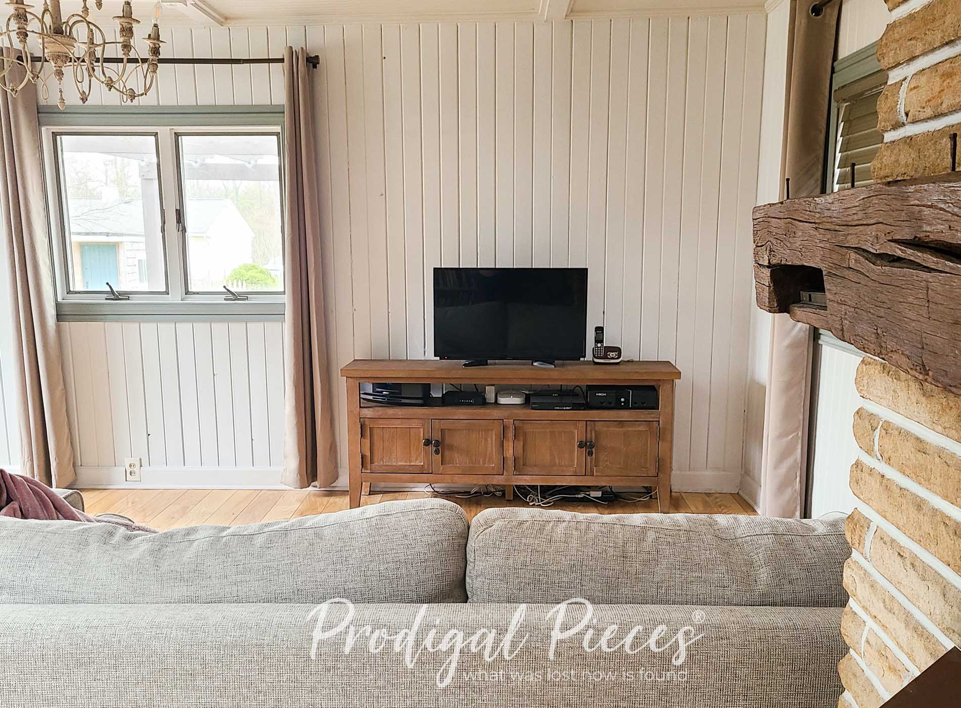 Featured Family Room Update with Minimal Style and Life Update #9 by Larissa of Prodigal Pieces | prodigalpieces.com #prodigalpieces