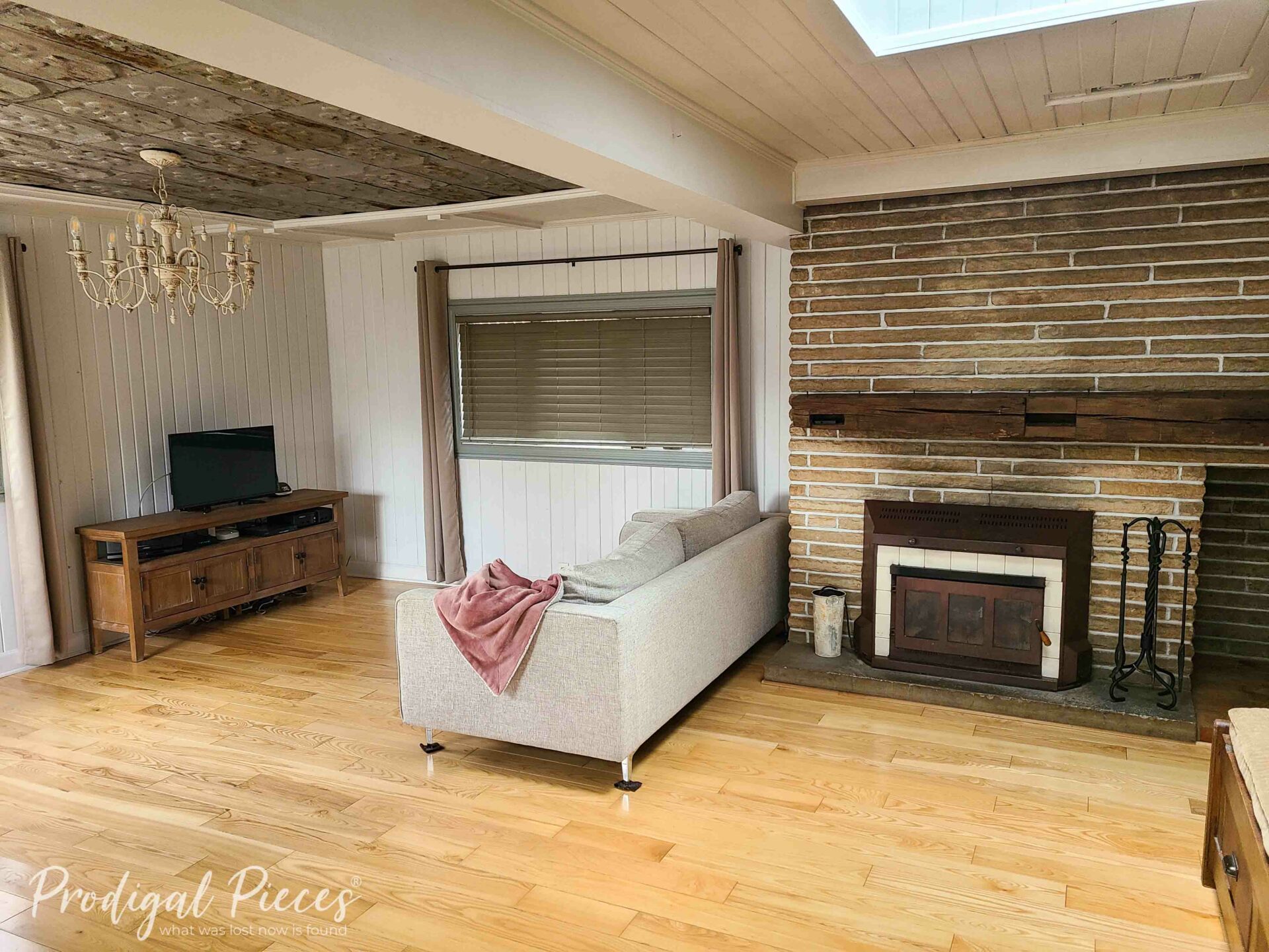 Simple Family Room Decor by Larissa of Prodigal Pieces | prodigalpieces.com #prodigalpieces Simple Family Room Decor by Larissa of Prodigal Pieces | prodigalpieces.com #prodigalpieces