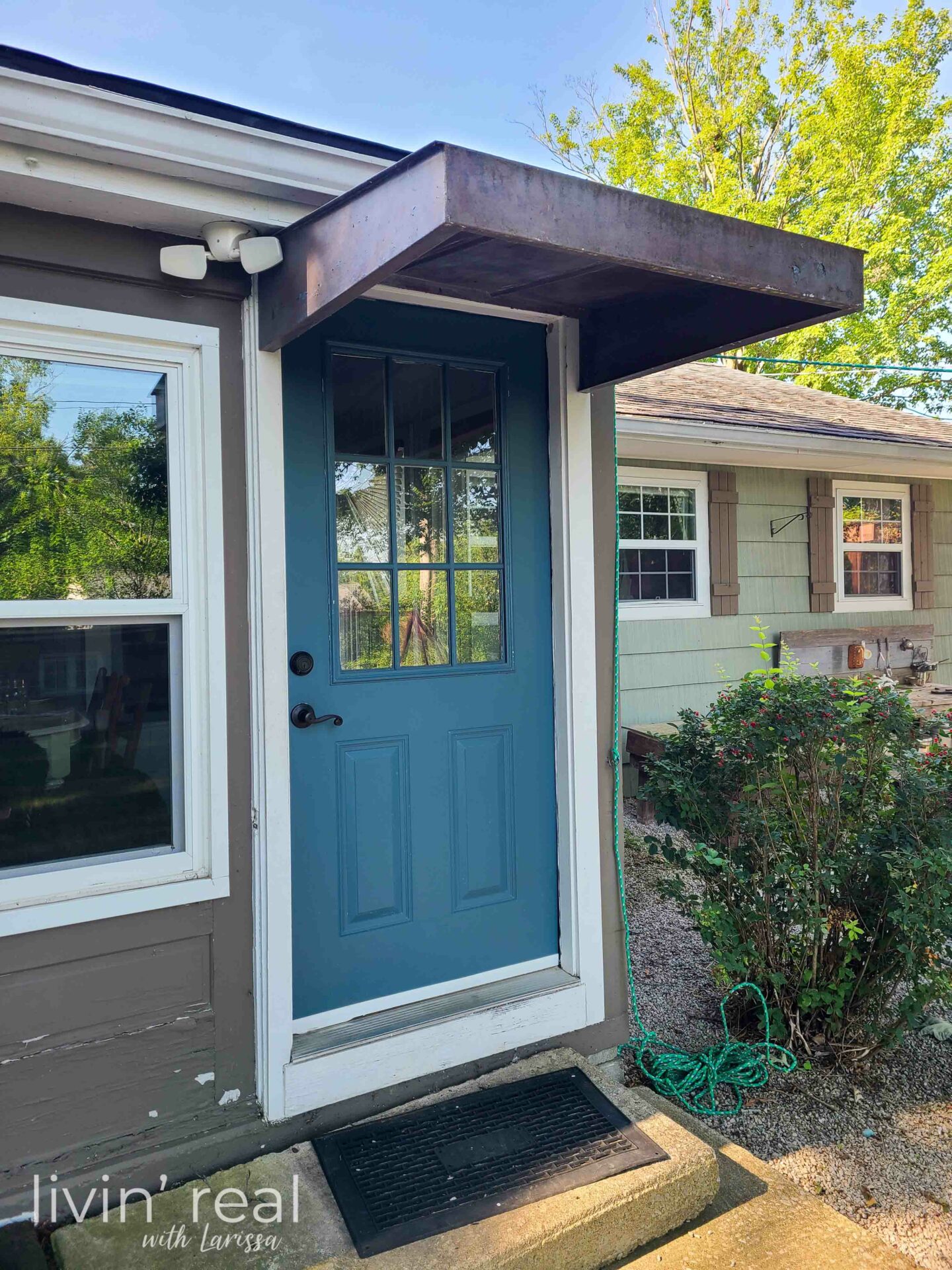 Back Door Awning Before | livinrealwithlarissa.com #livinrealwithlarissa Back Door Awning Before | livinrealwithlarissa.com #livinrealwithlarissa