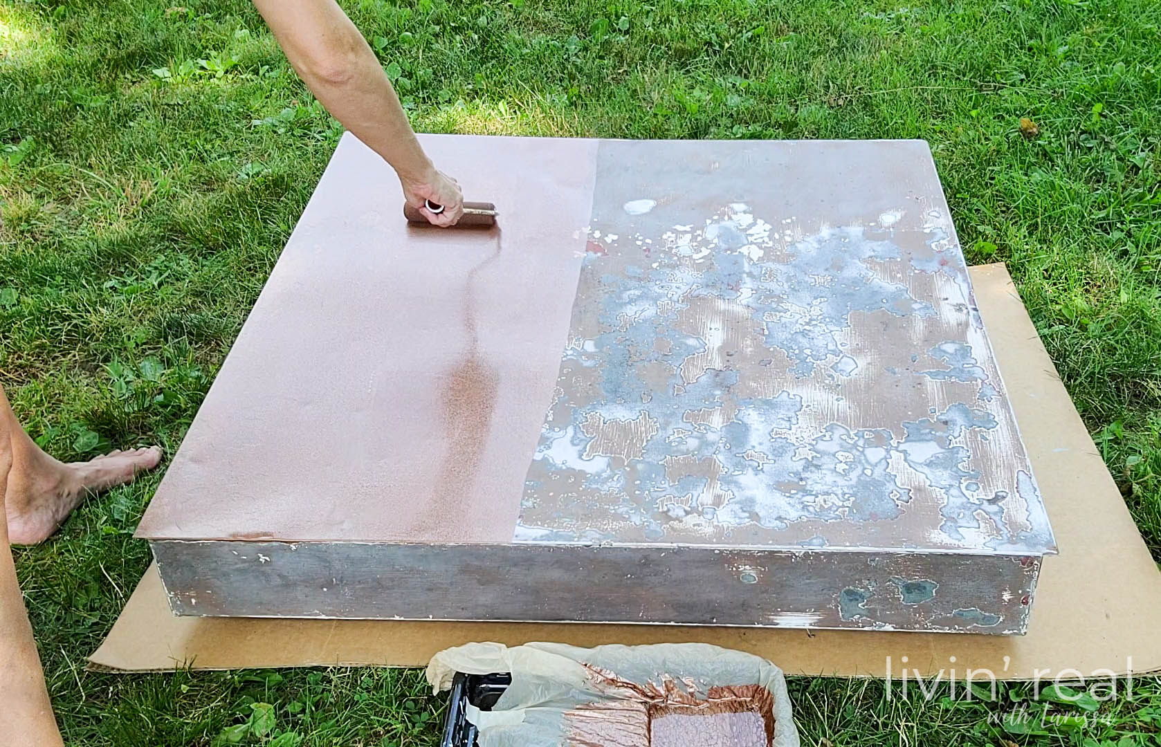 Painting Hammered Copper Paint on Metal Awning | livinrealwithlarissa.com #livinrealwithlarissa Painting Hammered Copper Paint on Metal Awning | livinrealwithlarissa.com #livinrealwithlarissa