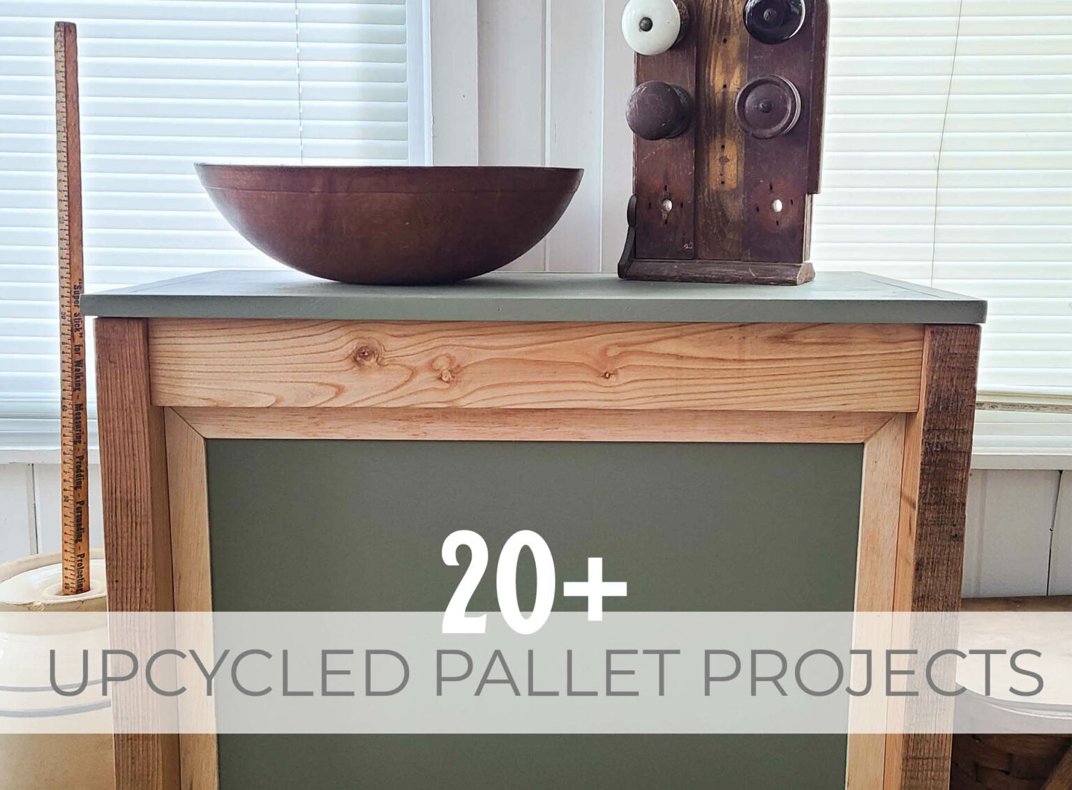 Showcase of 20+ Upcycled Pallet Projects by Larissa of Prodigal Pieces | prodigalpieces.com #prodigalpieces