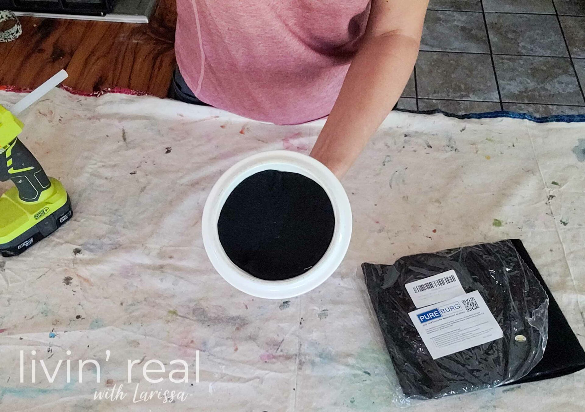 DIY Compost Crock Charcoal Filter | livinrealwithlarissa.com #livinrealwithlarissa DIY Compost Crock Charcoal Filter | livinrealwithlarissa.com #livinrealwithlarissa