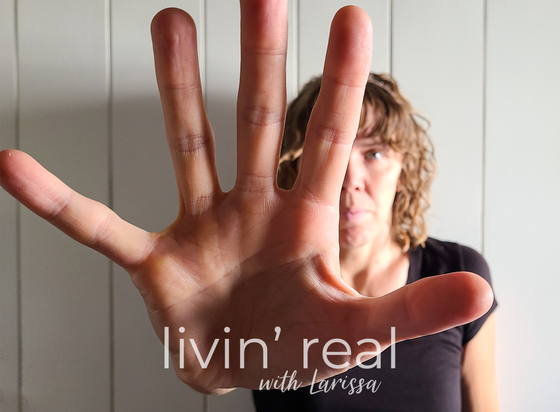 Featured Going No Contact from Narcissist by Livin' Real with Larissa | livinrealwithlarissa.com #livinrealwithlarissa