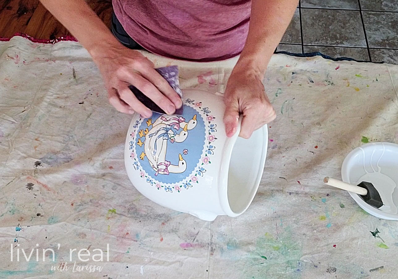 Sanding Geese on Treasured Craft Crock | livinrealwithlarissa.com #livinrealwithlarissa Sanding Geese on Treasured Craft Crock | livinrealwithlarissa.com #livinrealwithlarissa
