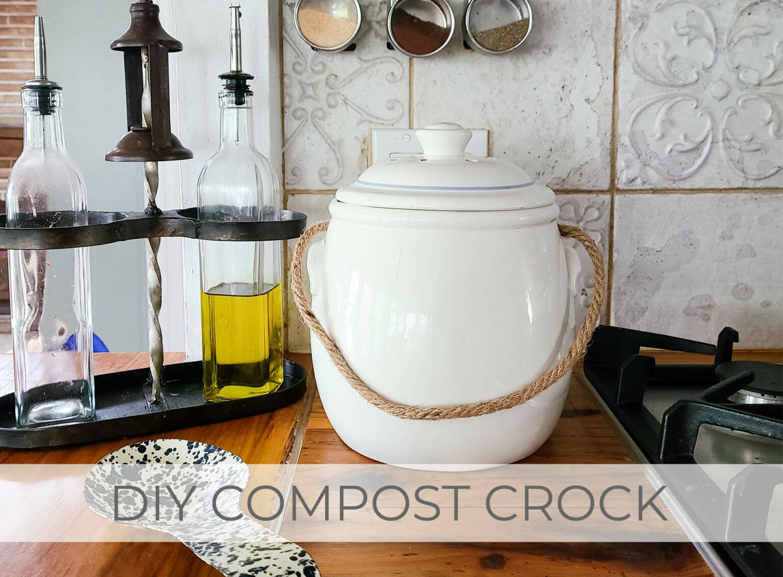 Showcase DIY Compost Crock from Upcycled Cookie Jar by Livin' Real with Larissa | livinrealwithlarissa.com #livinrealwithlarissa