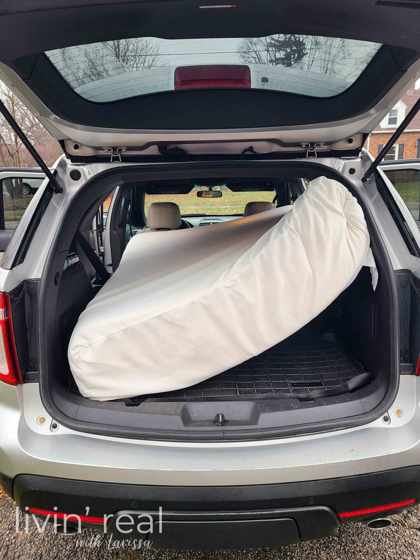 Mattress in Car | What will people say | livinrealwithlarissa.com #livinrealwithlarissa Mattress in Car | What will people say | livinrealwithlarissa.com #livinrealwithlarissa