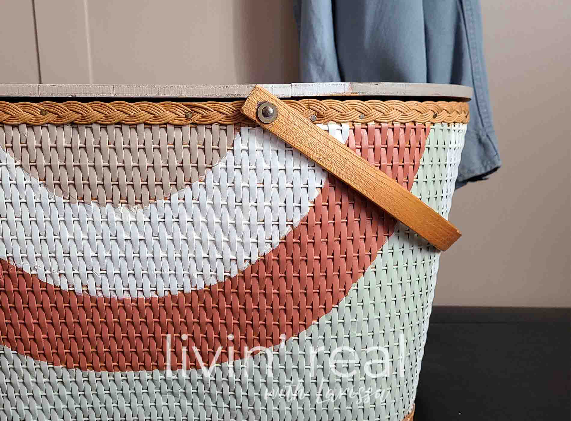 Featured Updated Picnic Basket by Livin' Real with Larissa | livinrealwithlarissa.com #livinrealwithlarissa