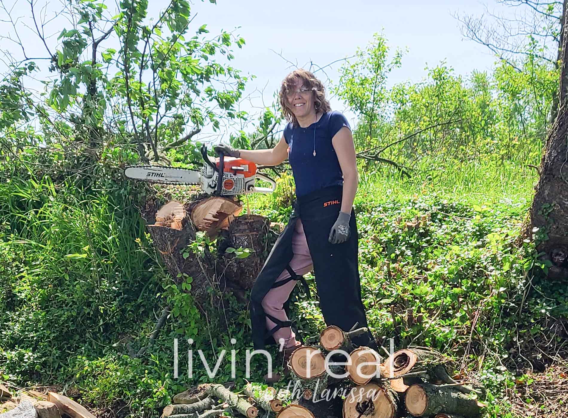 Featured Backyard Update Complete with Felling Trees by Livin' Real with Larissa | livinrealwithlarissa.com #livinrealwithlarissa
